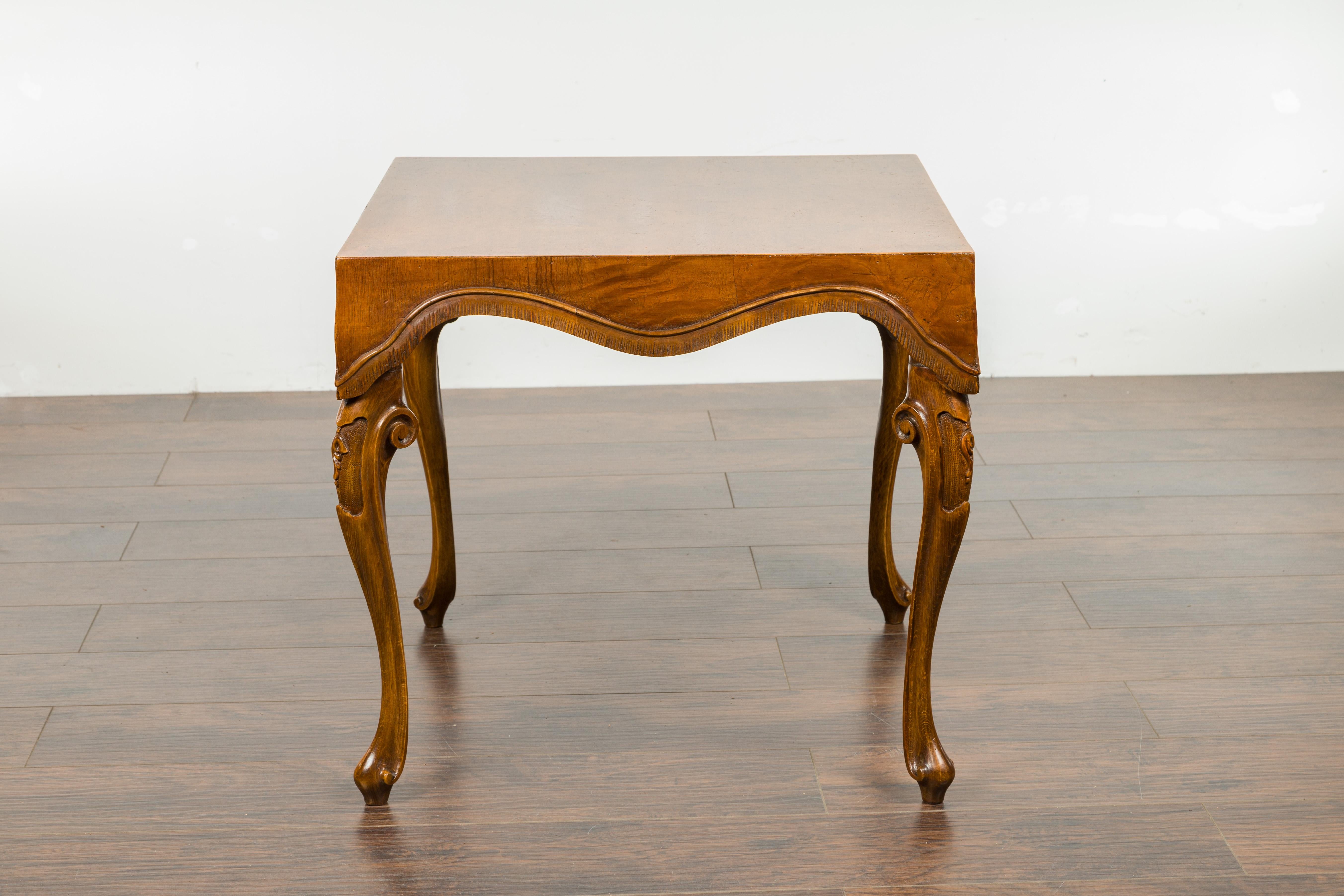 Italian Rococo Style Midcentury Walnut and Olive Wood Table with Cabriole Legs For Sale 5