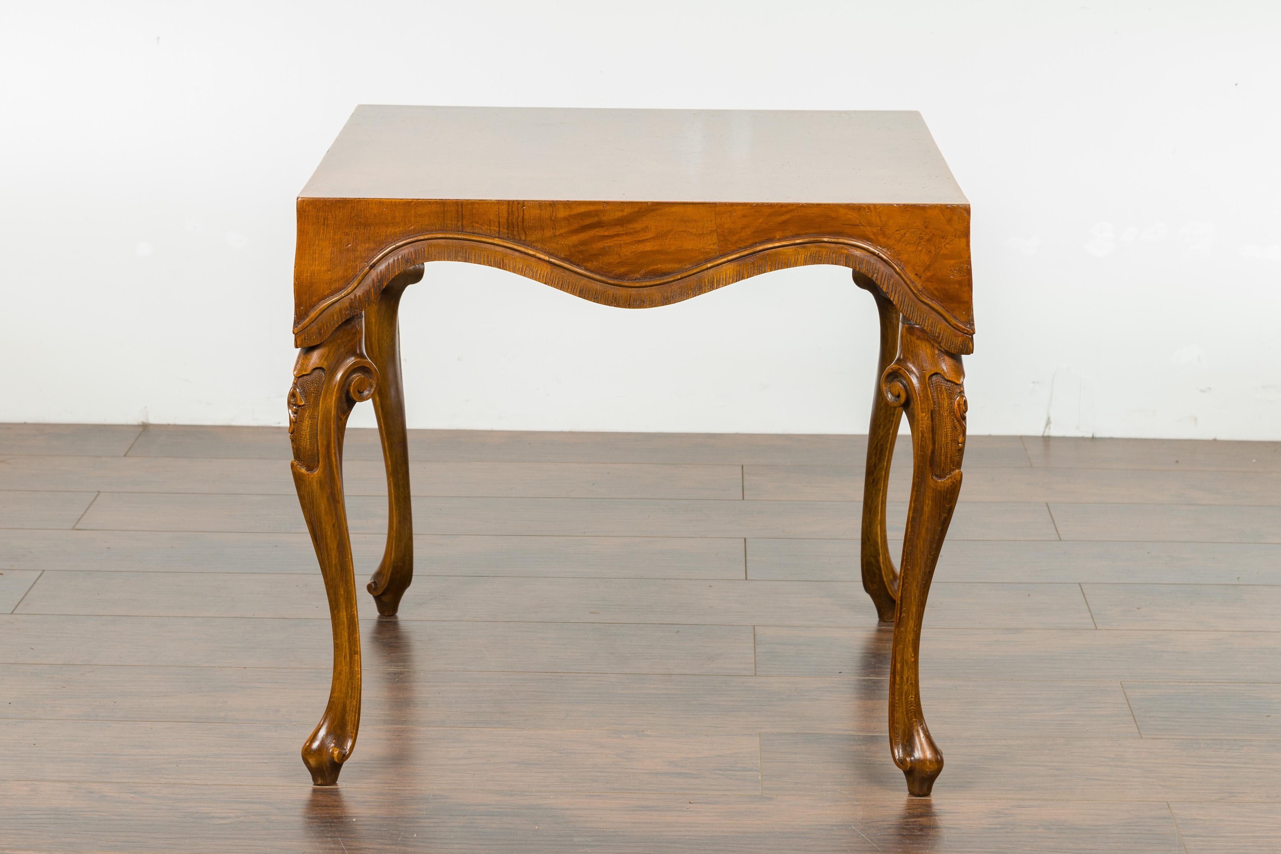 Italian Rococo Style Midcentury Walnut and Olive Wood Table with Cabriole Legs For Sale 6