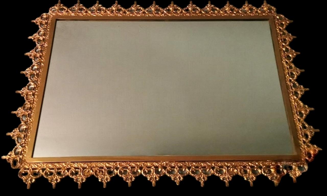 Miroir italien de style rococo avec bordure en laiton doré en vente 3