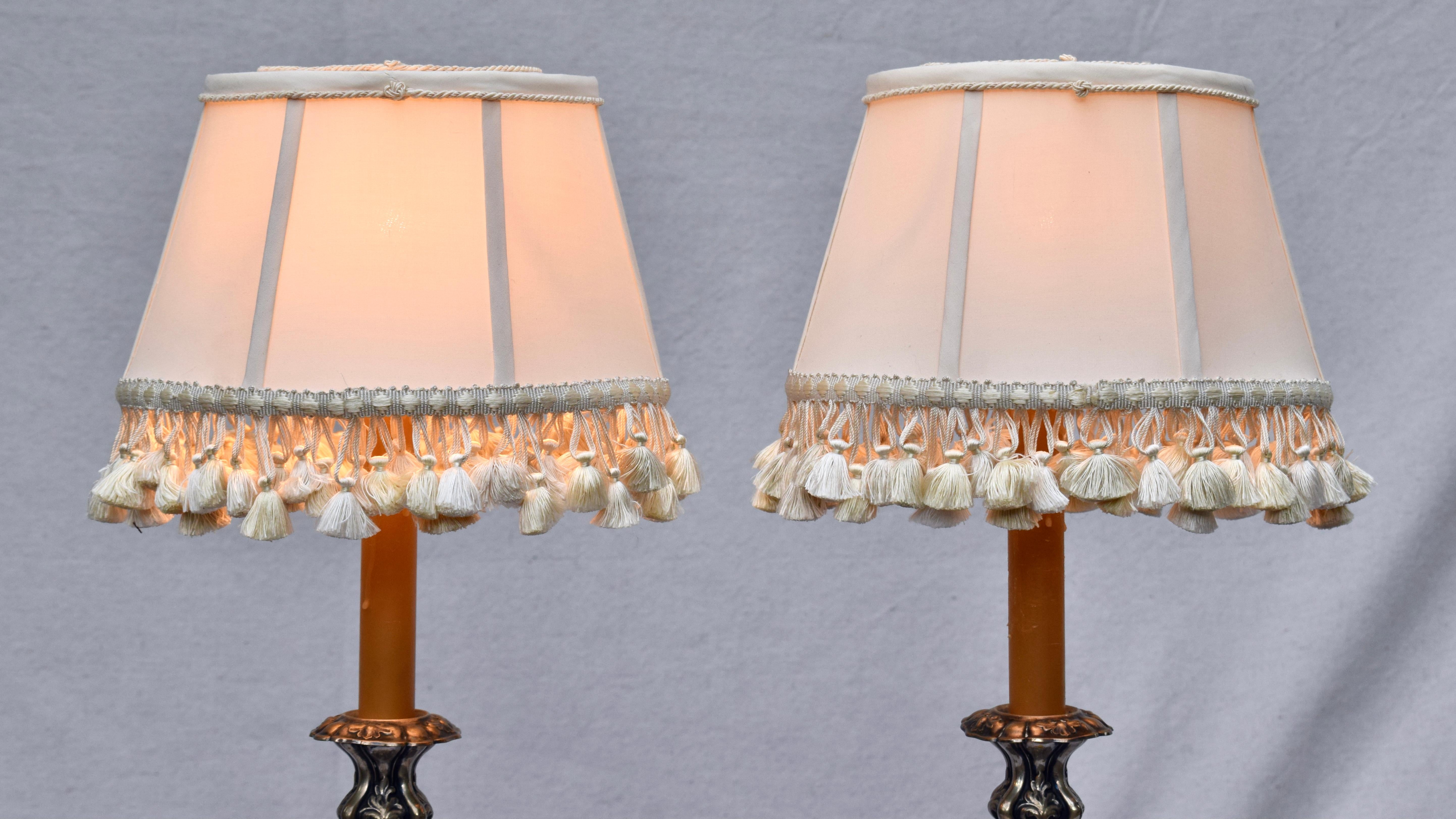Rococo Paire de lampes de bureau italiennes de style rococo en argent en vente