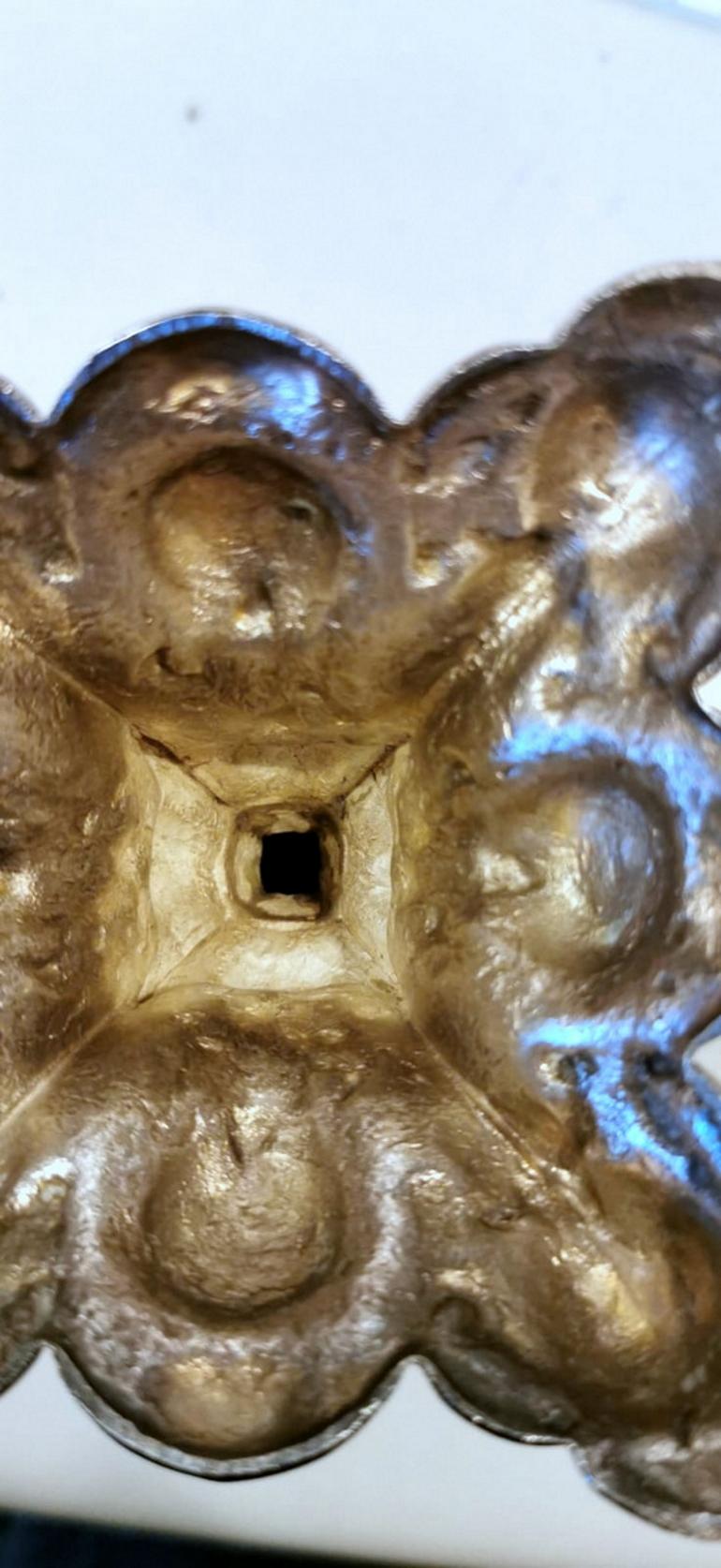 Coppia di candelieri d'argento in stile rococò italiano in vendita 5