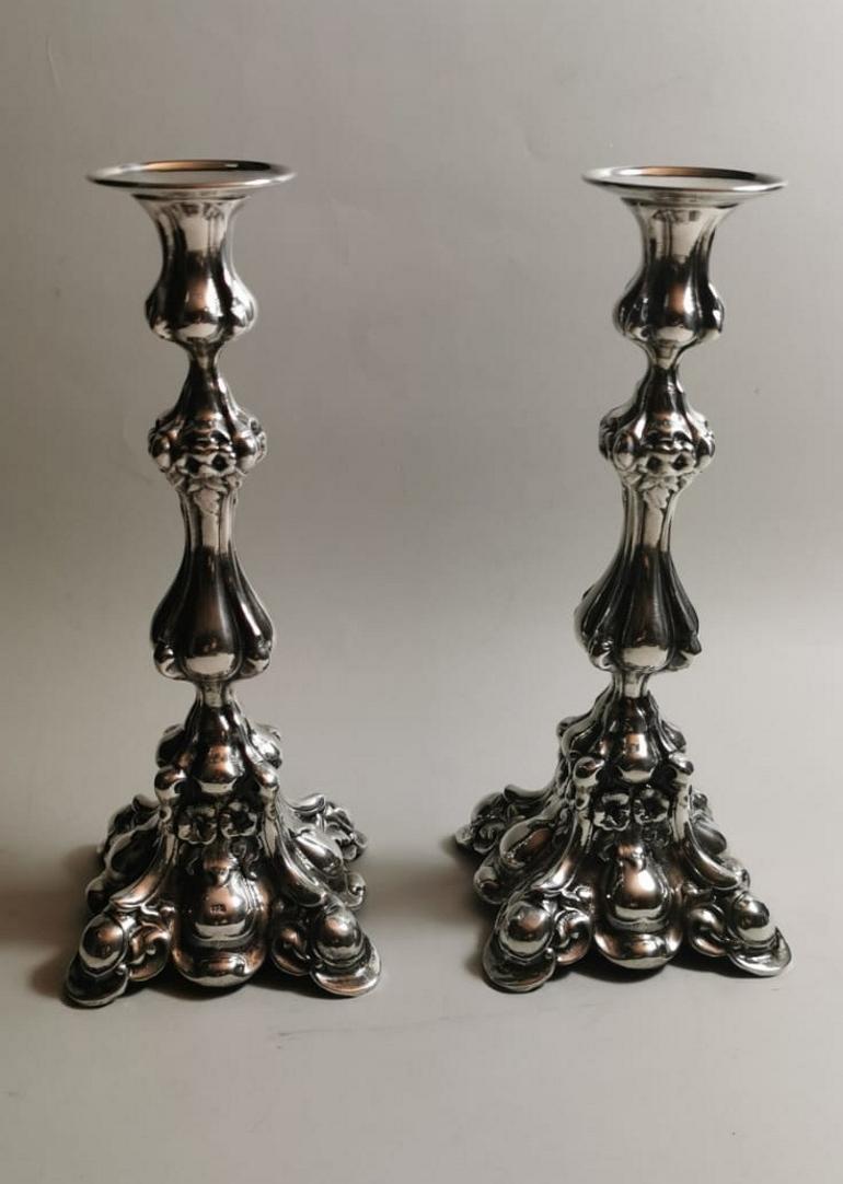 We kindly suggest you read the whole description, because with it we try to give you detailed technical and historical information to guarantee the authenticity of our objects.
Particular silver candlesticks were made between 1950 and 1955 by a