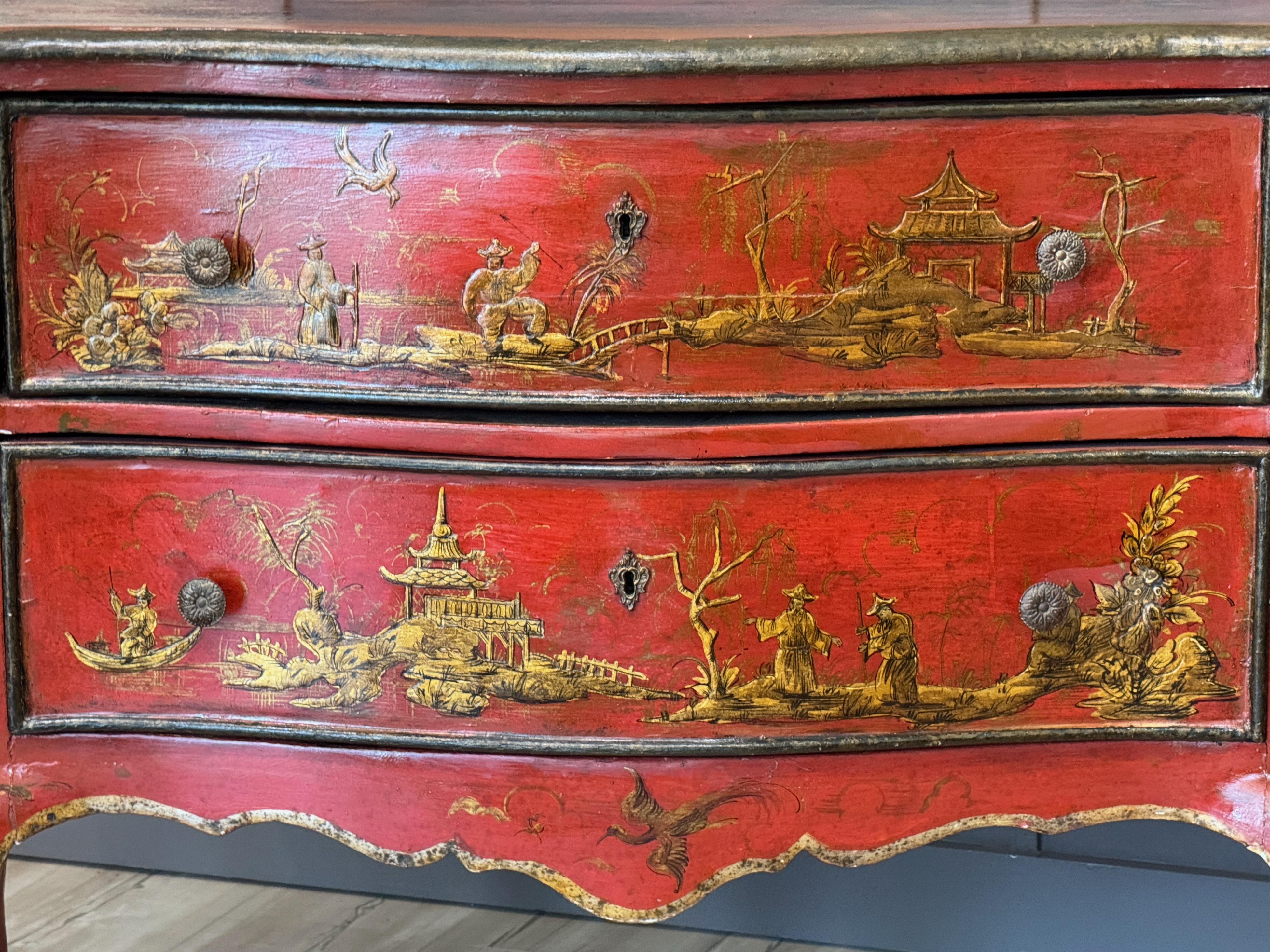Italiano Commode decorato in stile rococò italiano a cineserie scarlatte in vendita