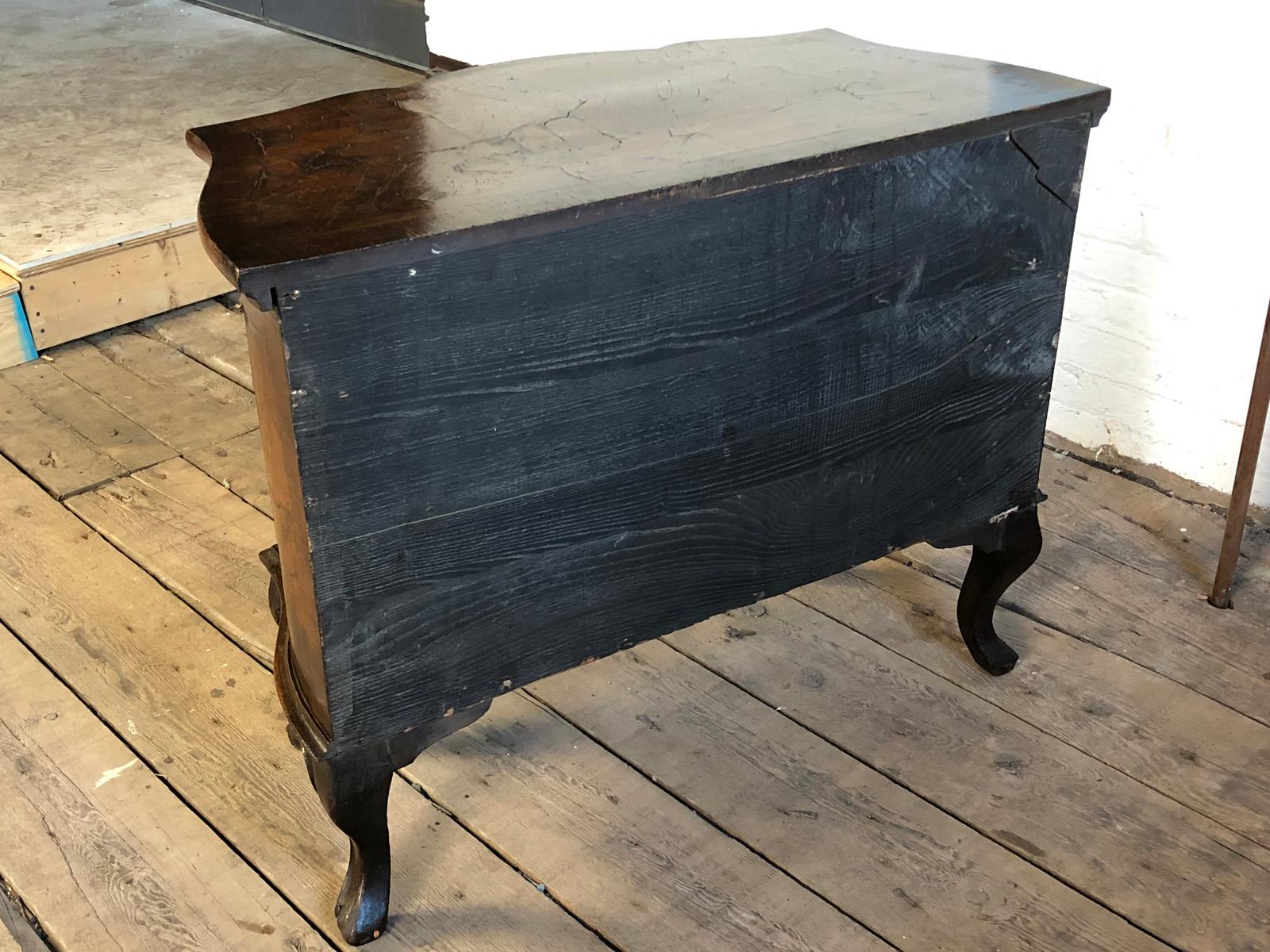 Italian Rococo Style Serpentine Front Walnut Two-Drawer Commode For Sale 7