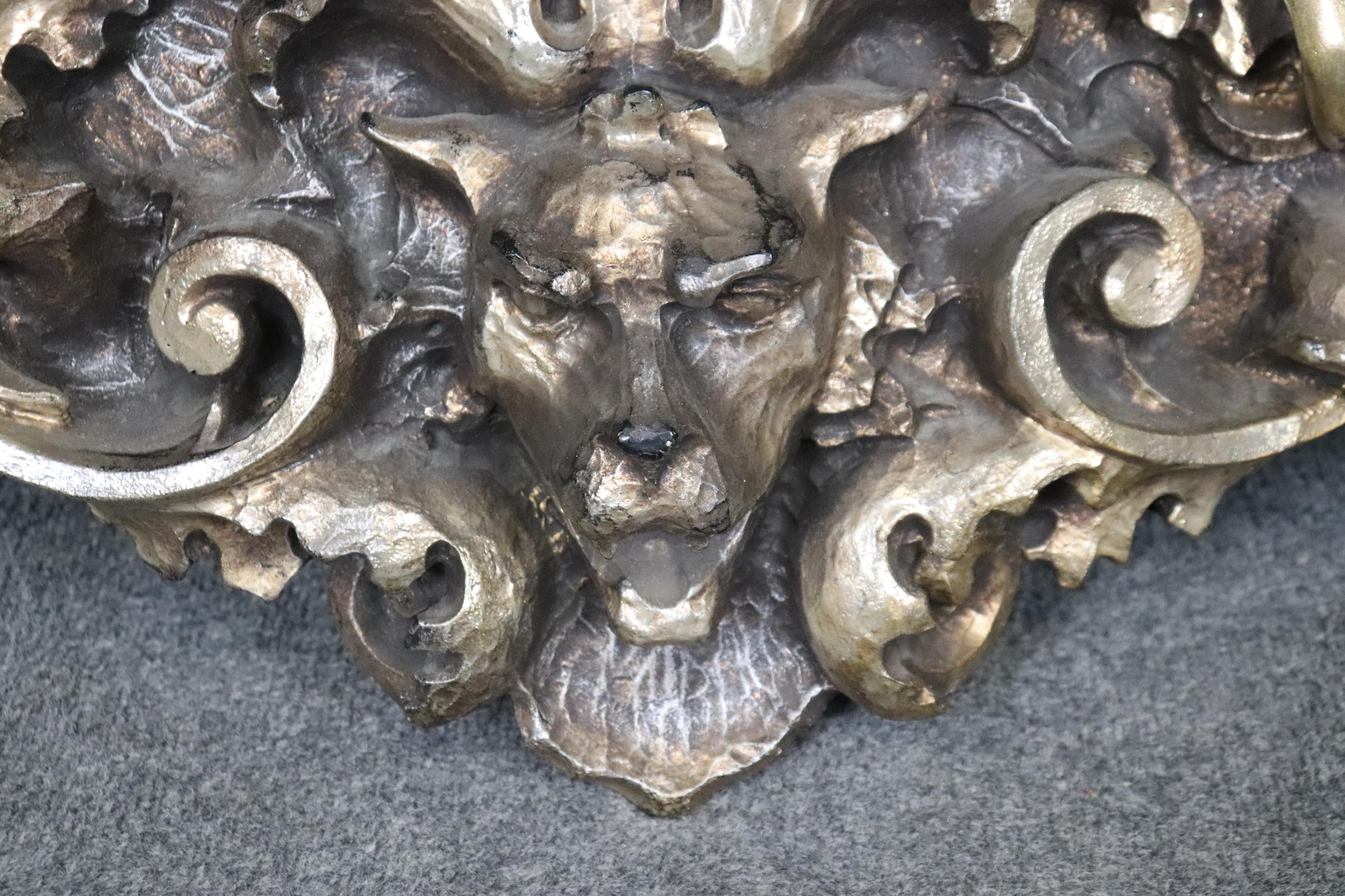 Italienischer Rokoko-Silber vergoldeter Figurenspiegel mit Satyrn, Putten und Figuren (Blattsilber)