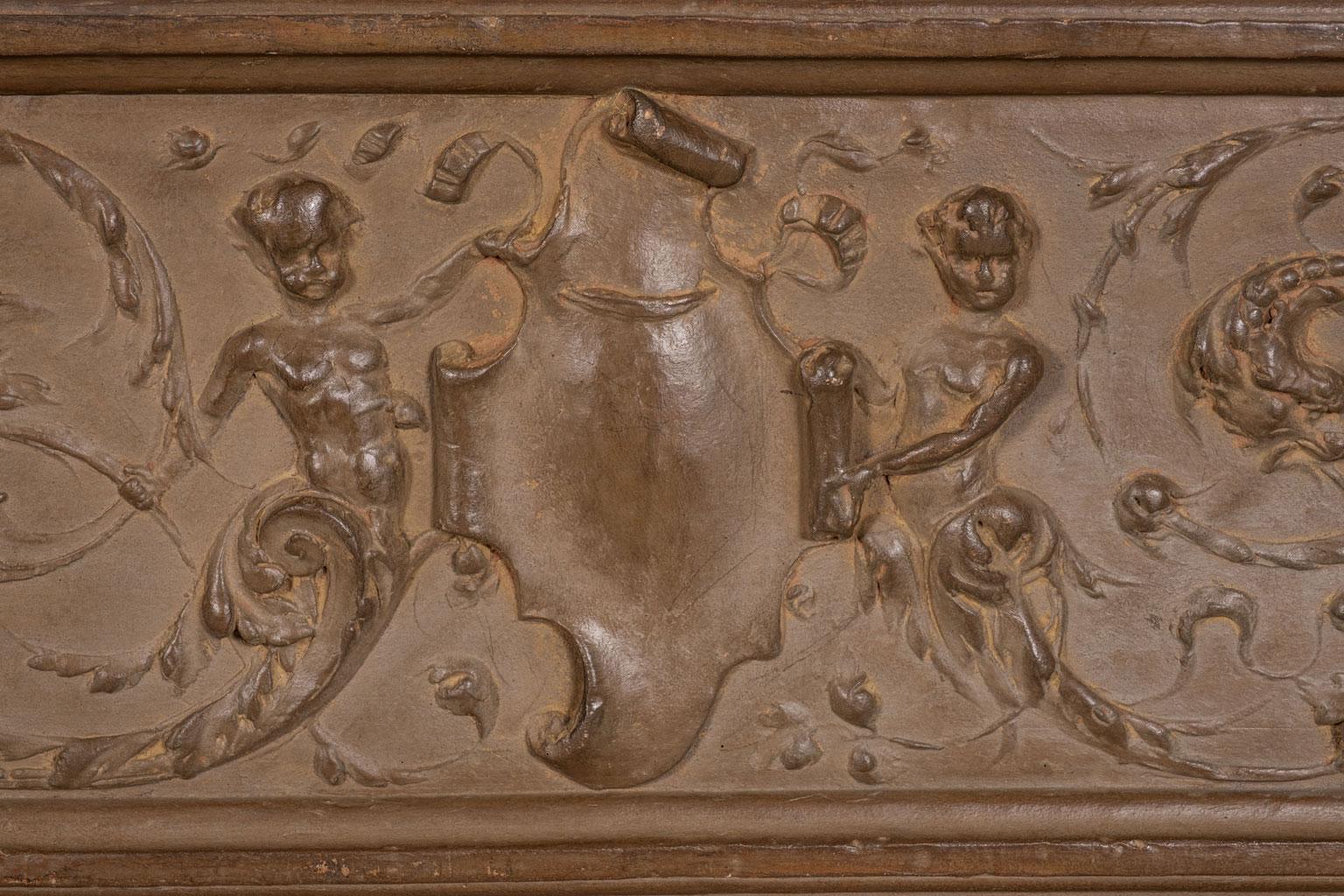 Italienischer Rokoko-Terrakotta-Fries in hervorragendem Zustand aus der Mitte des 18. Jahrhunderts.