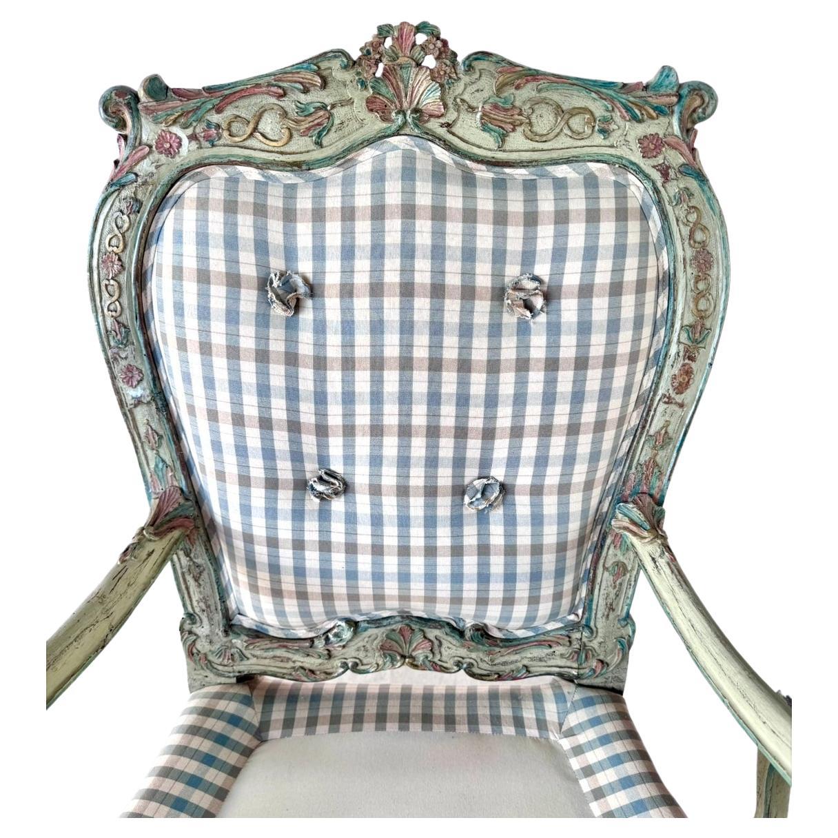 Pareja de sillones tapizados rococó italianos Rococó en venta