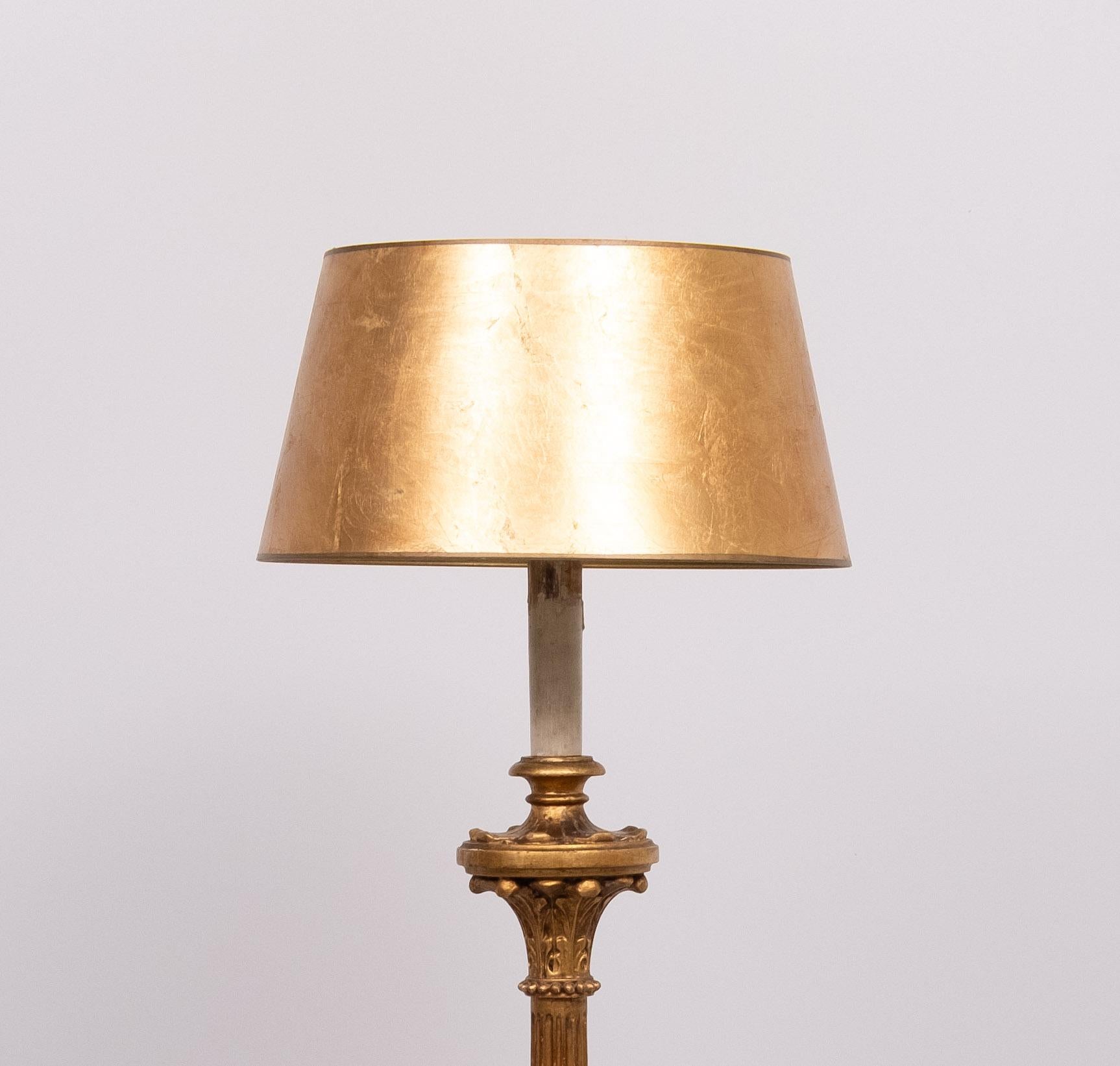 Italienische Rokoko-Stehlampe aus Holz, antik, Gold, 1950er Jahre im Angebot 5
