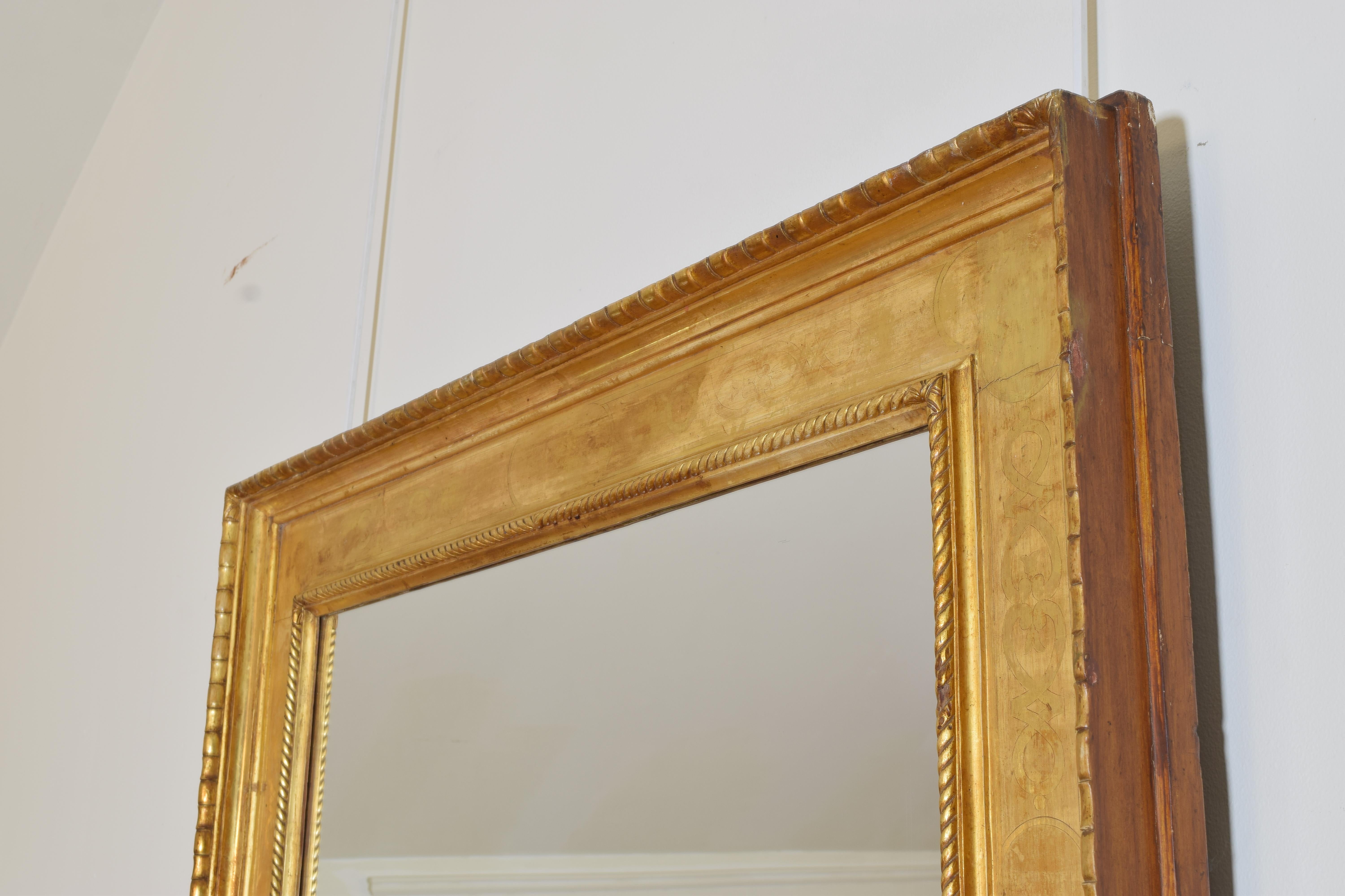 Italian, Roman, Stenciled Giltwood & Carved Gesso Mirror, Early 18th Century In Good Condition In Atlanta, GA