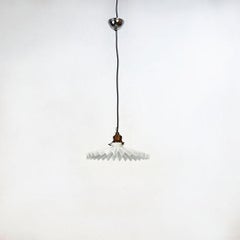 Italian Romantic Brass and Pleated White Glass Chandelier, Early 1900s