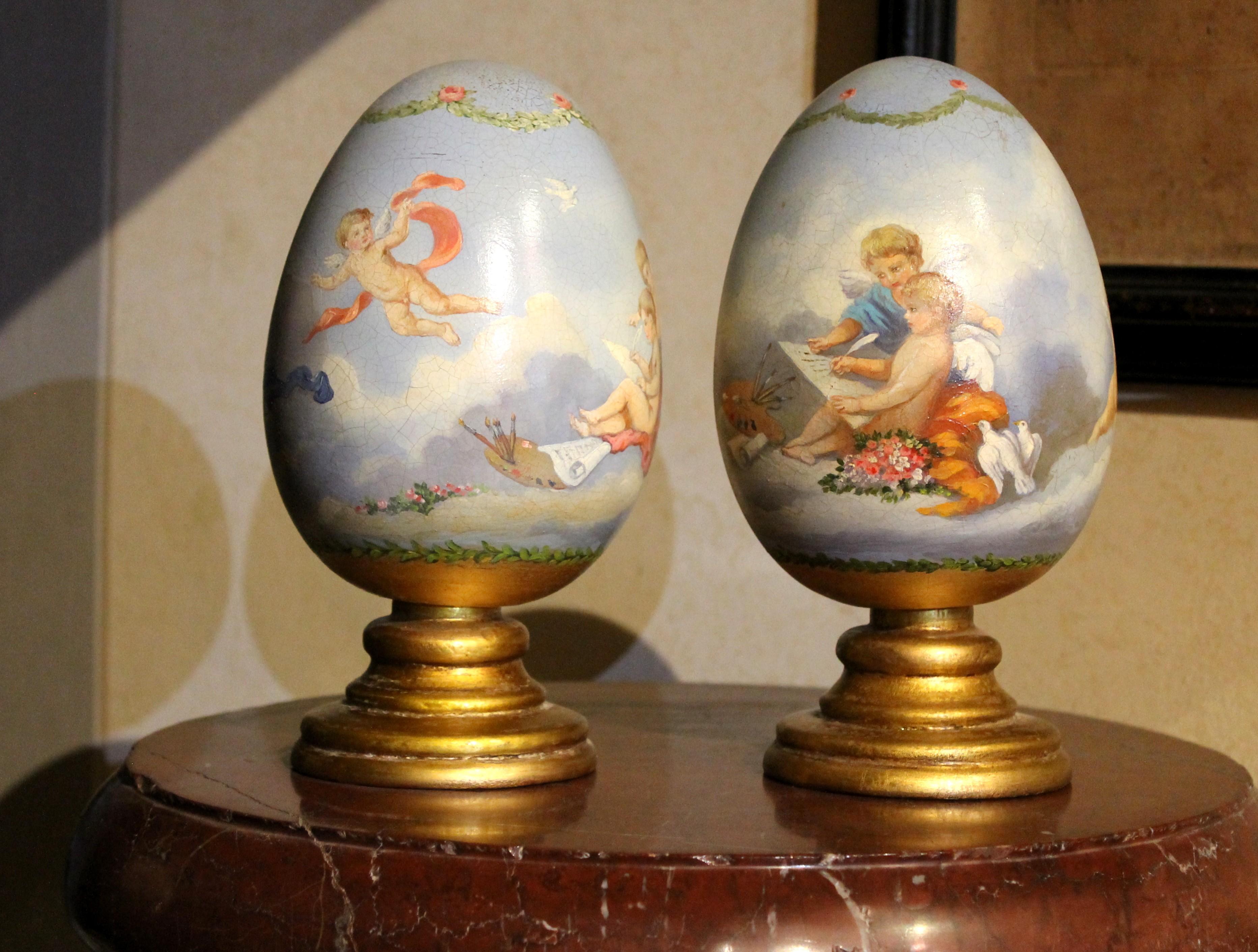 Italian Romantic Hand Painted Decorative Terracotta Eggs on Giltwood Stands In Good Condition In Firenze, IT