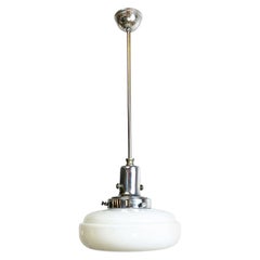 Lampadario romantico italiano a forma di tavolo in vetro bianco e metallo cromato, anni '20