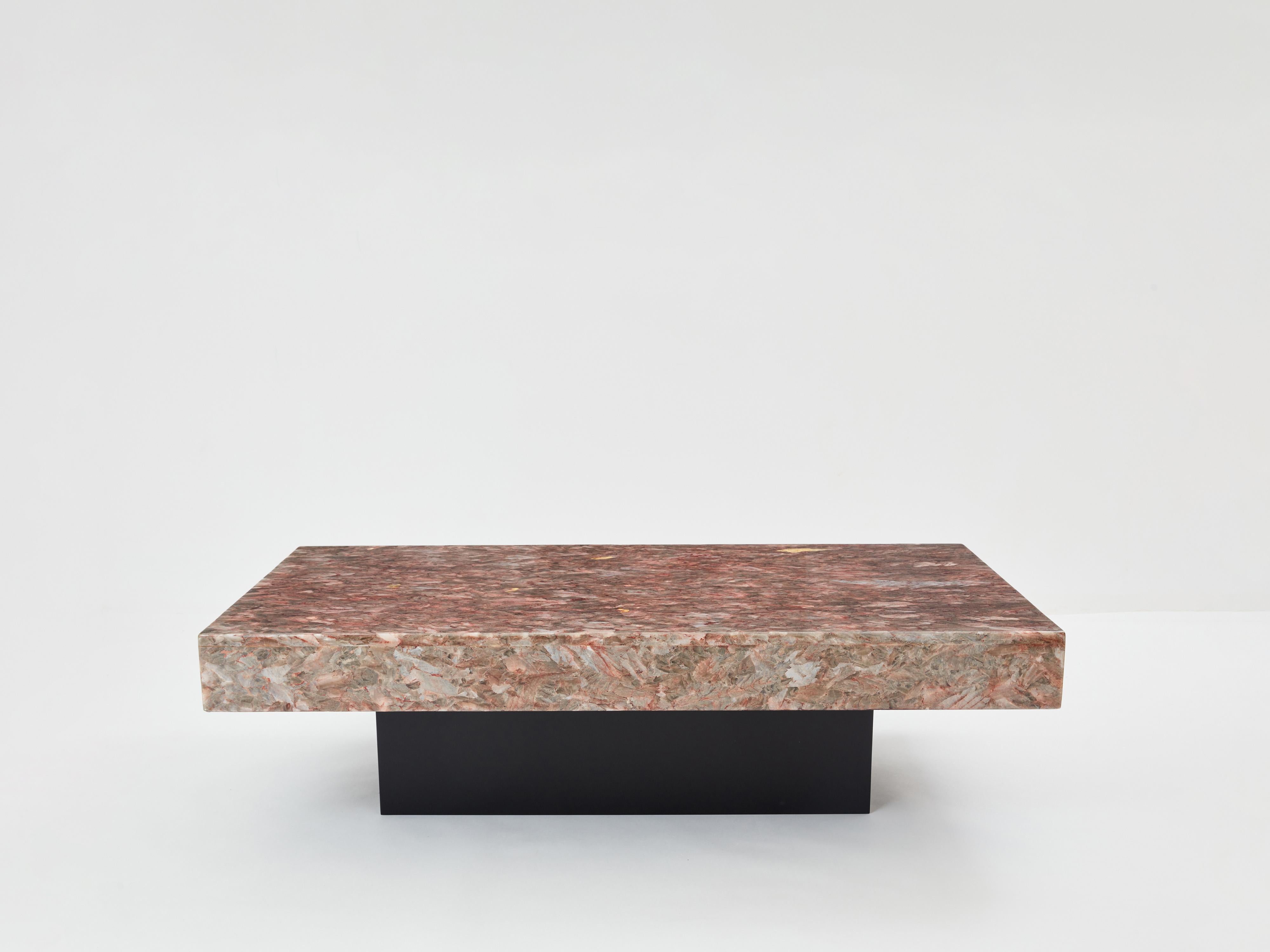 Italienischer rosafarbener kristalliner Alabaster Couchtisch Ende der 1970er Jahre (Moderne der Mitte des Jahrhunderts) im Angebot