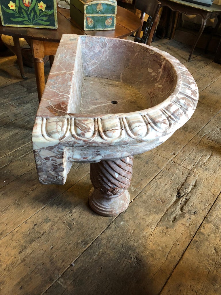 Italian Rose Marble Wall Fountain, 19th Century For Sale at 1stDibs