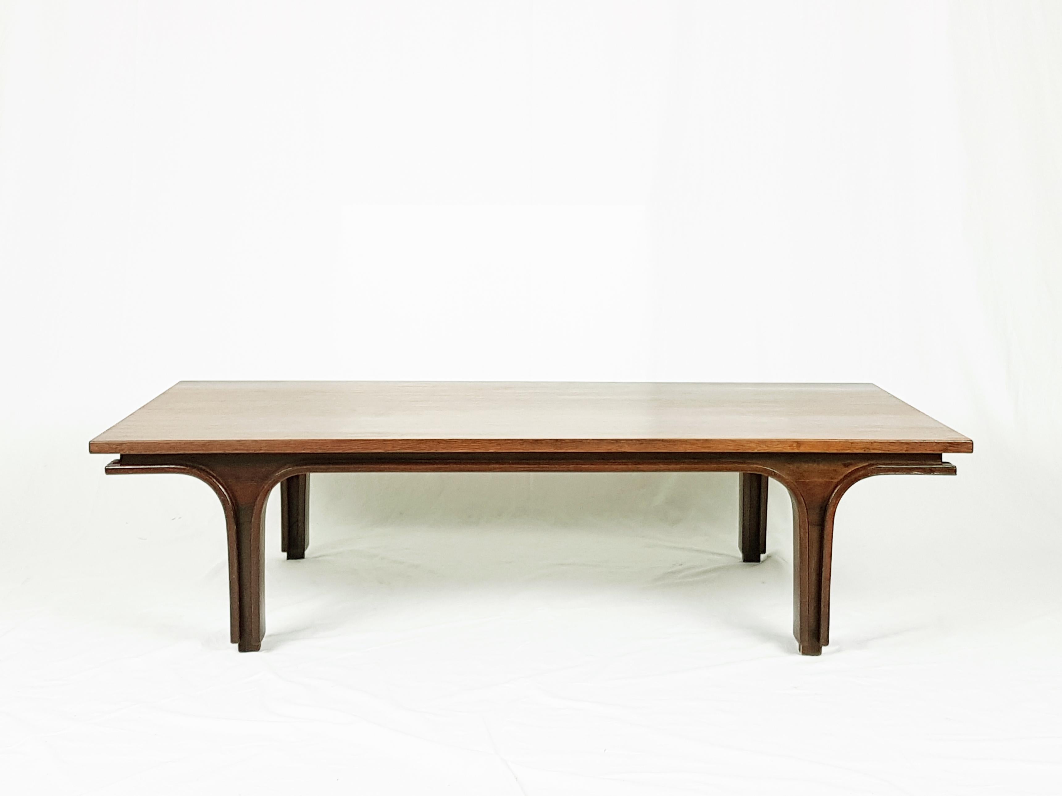 Italian Stained Wooden 1960s Coffee Table by Gianfranco Frattini for Bernini In Good Condition In Varese, Lombardia