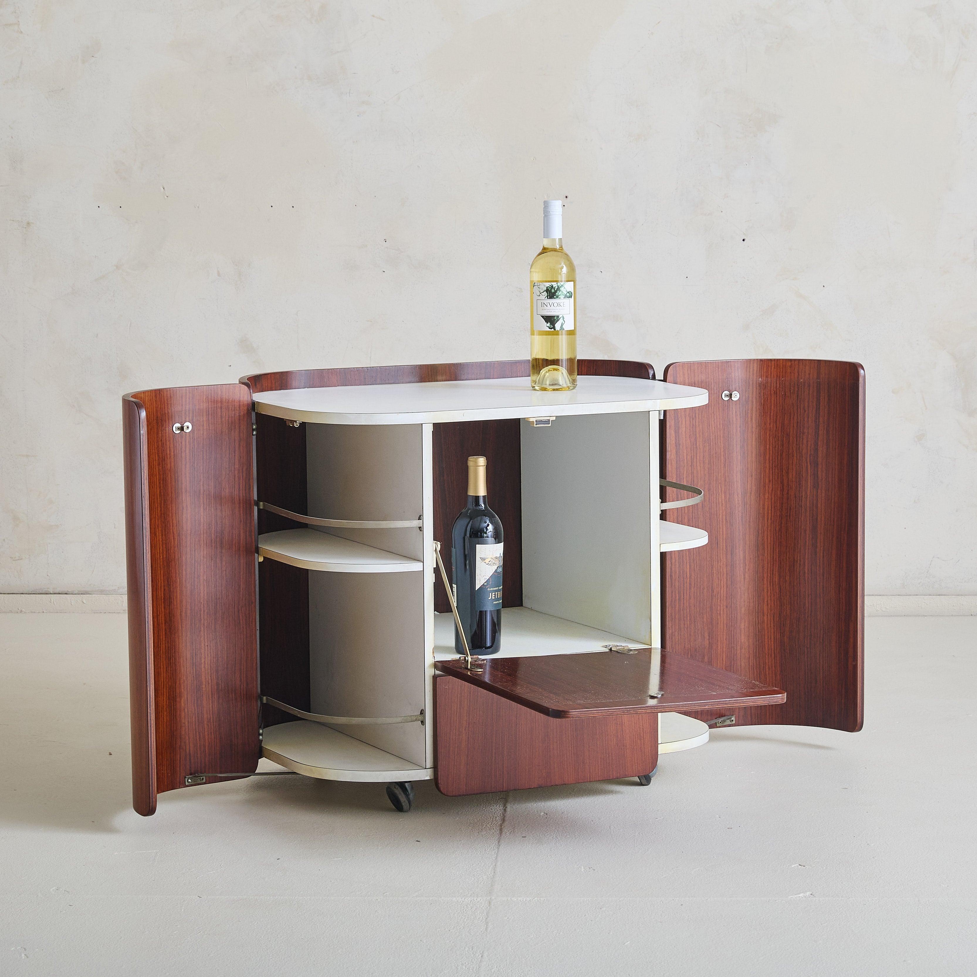 Moderno Mobile bar in palissandro italiano di Carlo De Carli per Fiarm Scorze, anni '60 in vendita
