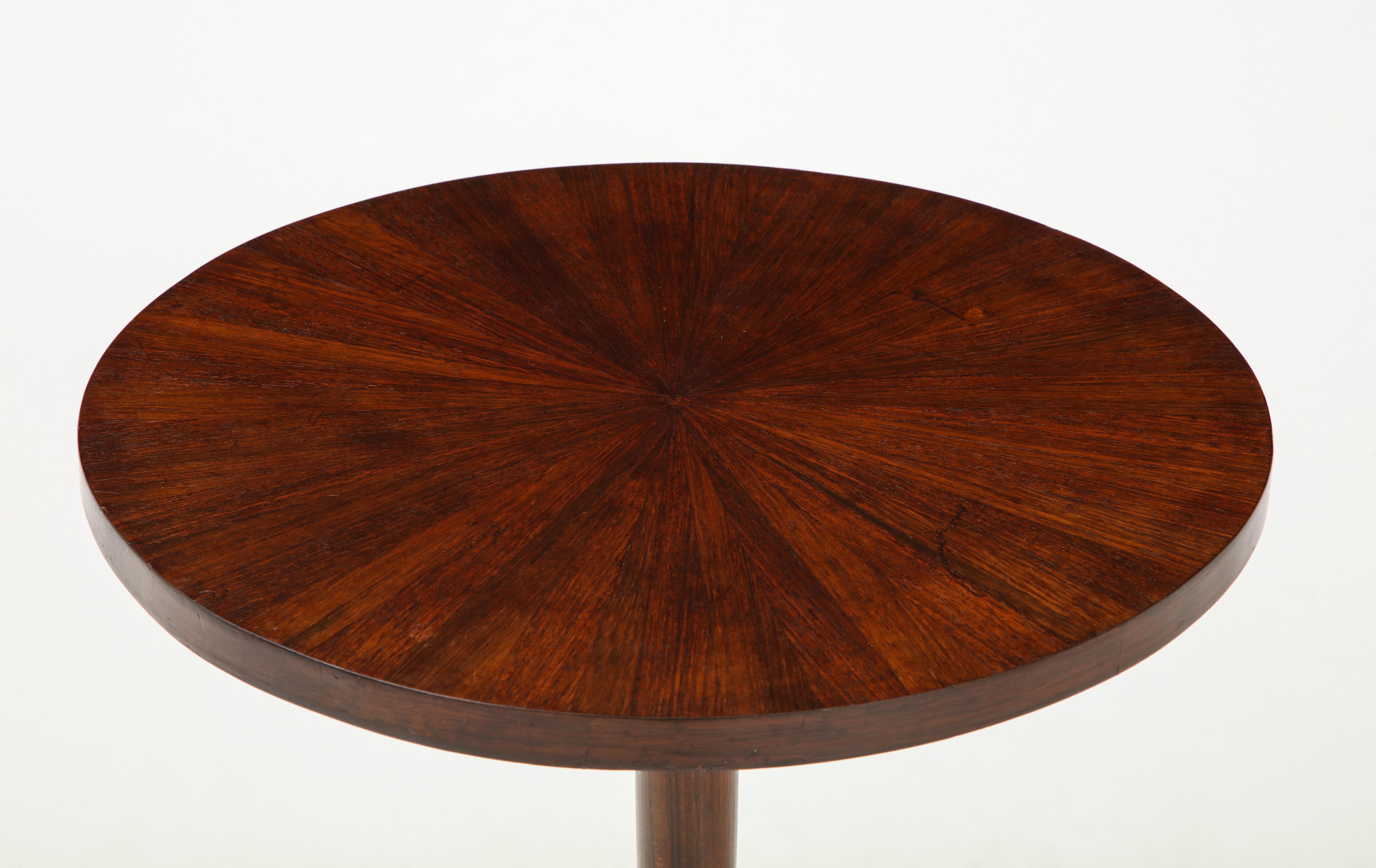 Italian Rosewood Circular Side Table im Zustand „Gut“ in New York, NY
