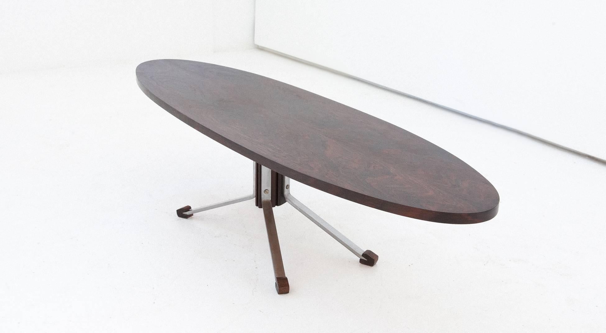 Mid-20th Century Italian Rosewood Elliptical Coffee Table For Sale