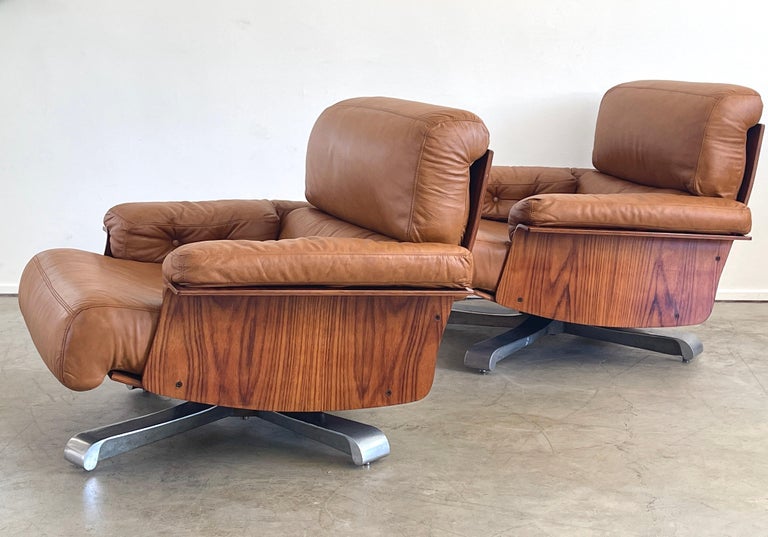 Italian Leather Swivel Chairs 3