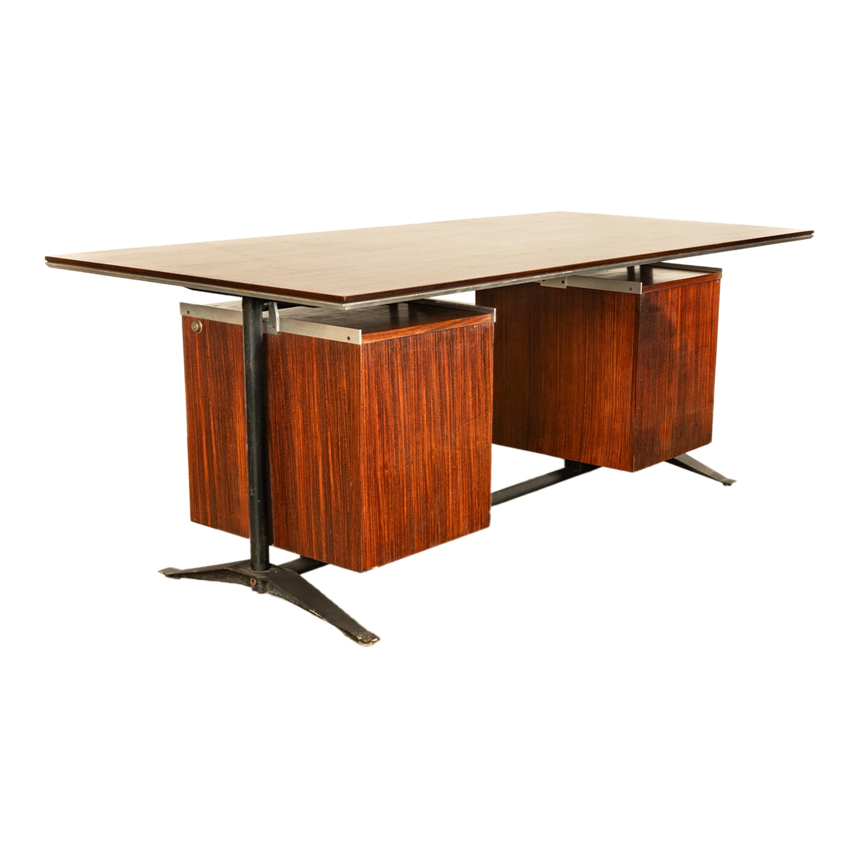 Italian Rosewood Mid Century Modern Executive Desk Gio Ponti Fornaroli Rosselli For Sale 14