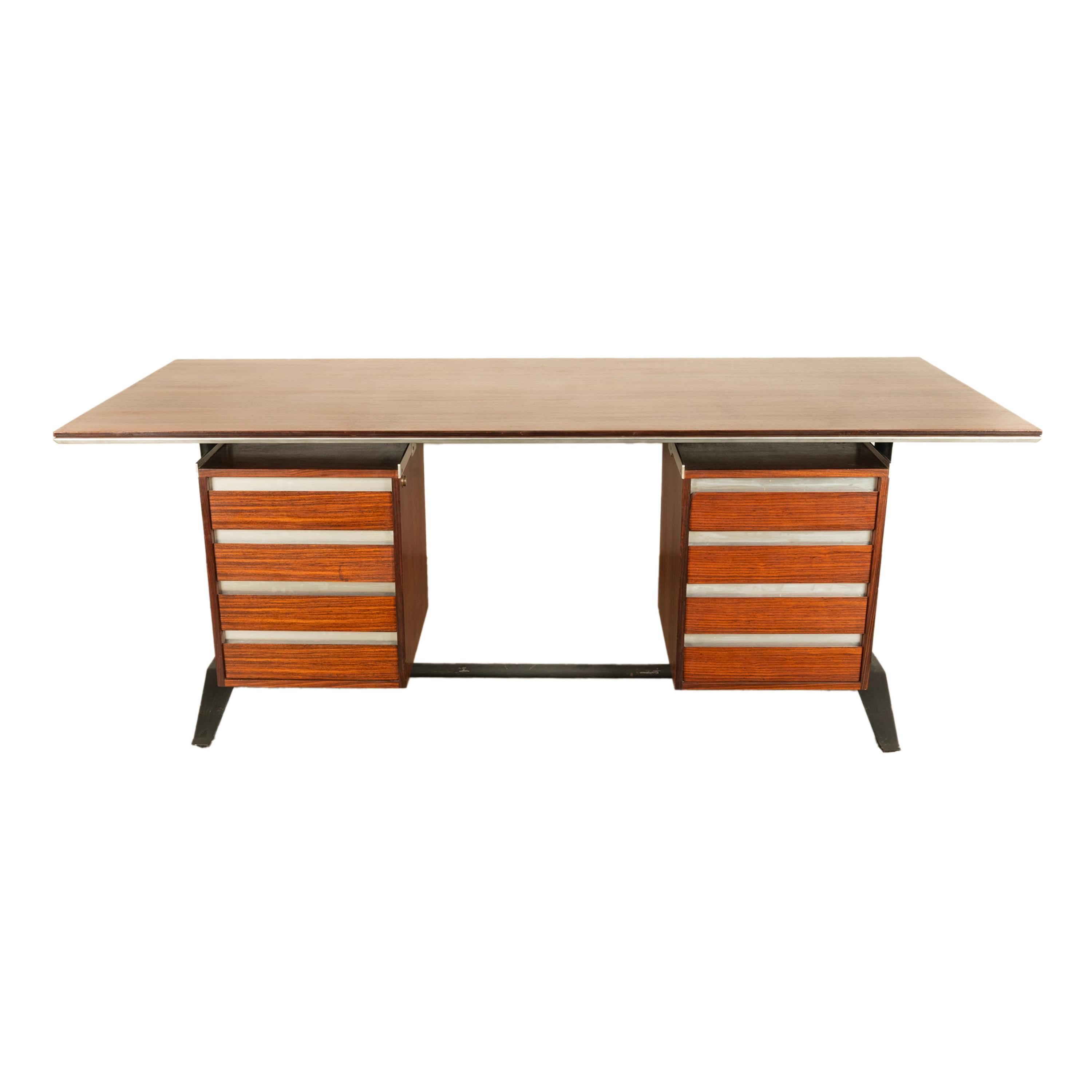 Mid-Century Modern Italian Rosewood Mid Century Modern Executive Desk Gio Ponti Fornaroli Rosselli For Sale