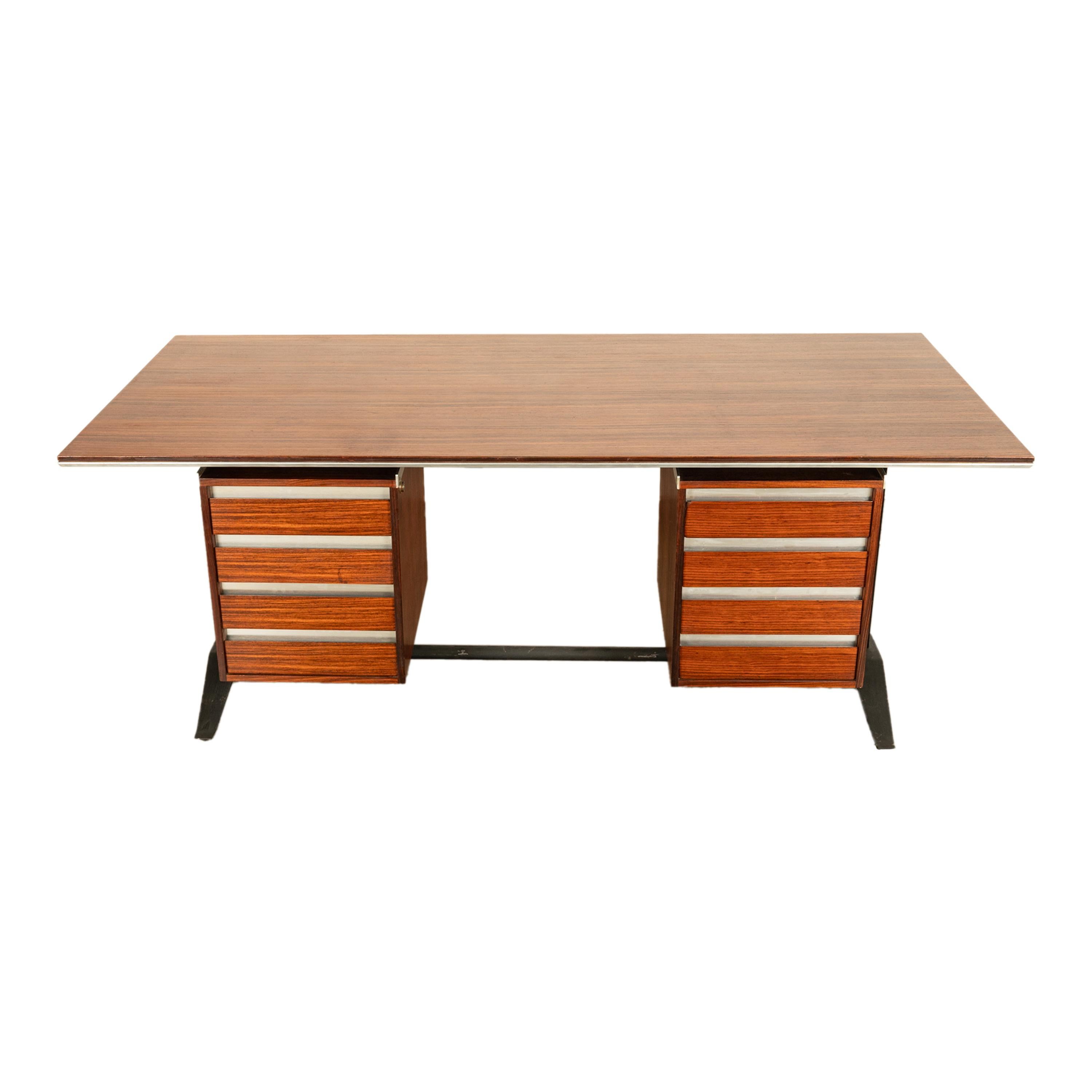 Italian Rosewood Mid Century Modern Executive Desk Gio Ponti Fornaroli Rosselli For Sale 2
