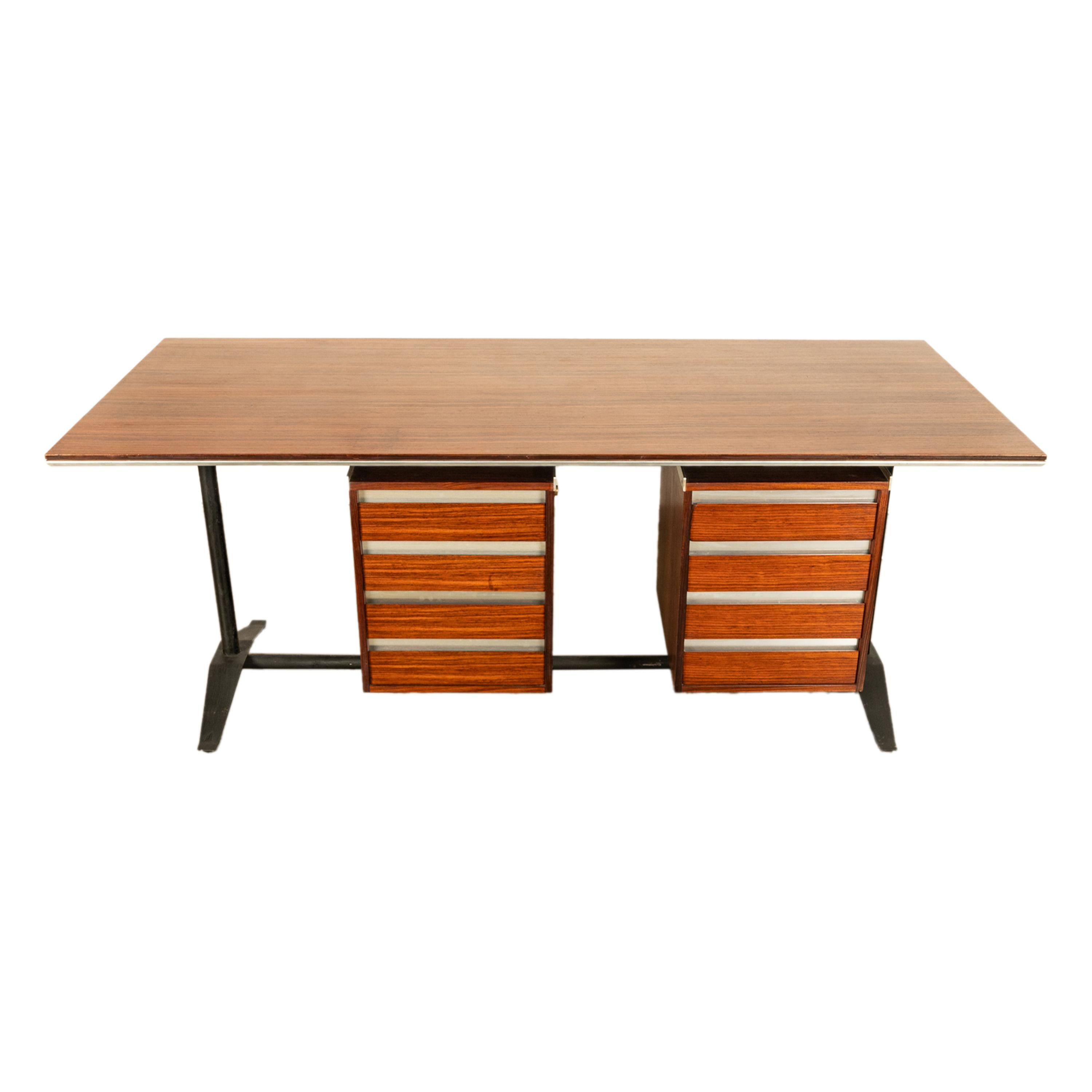 Italian Rosewood Mid Century Modern Executive Desk Gio Ponti Fornaroli Rosselli For Sale 3