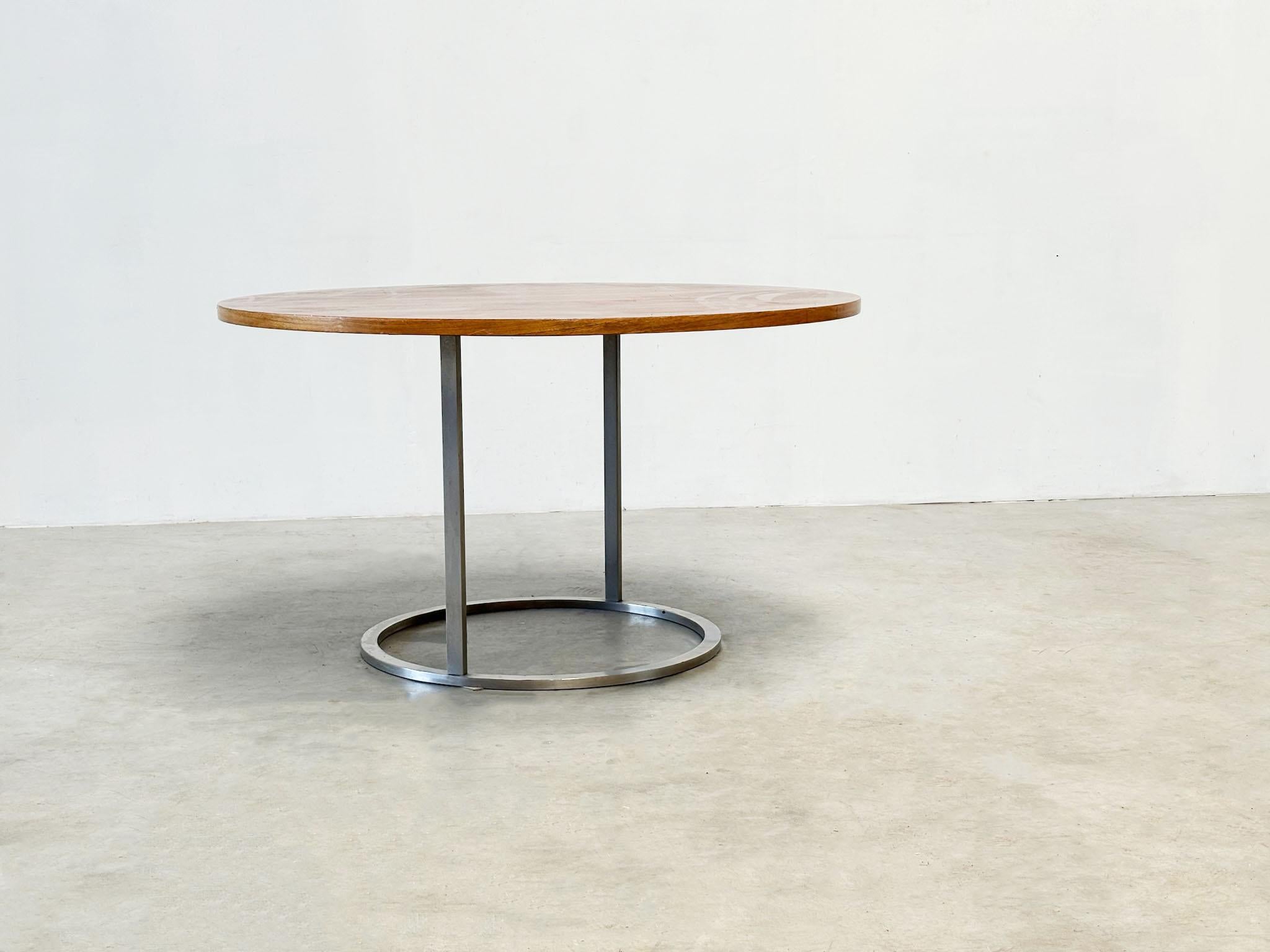 Fin du 20e siècle Table de salle à manger ronde italienne en vente