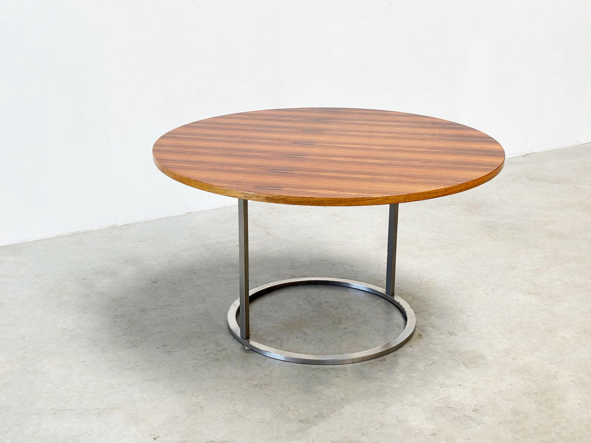 Table de salle à manger ronde italienne en vente 2