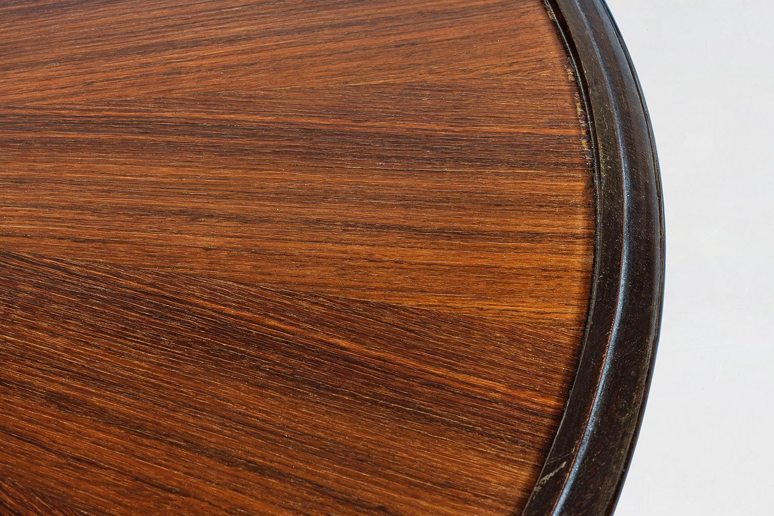 Mid-20th Century Italian Rosewood Round Five Legs Dining Table in the Style of Dassi, 1950s