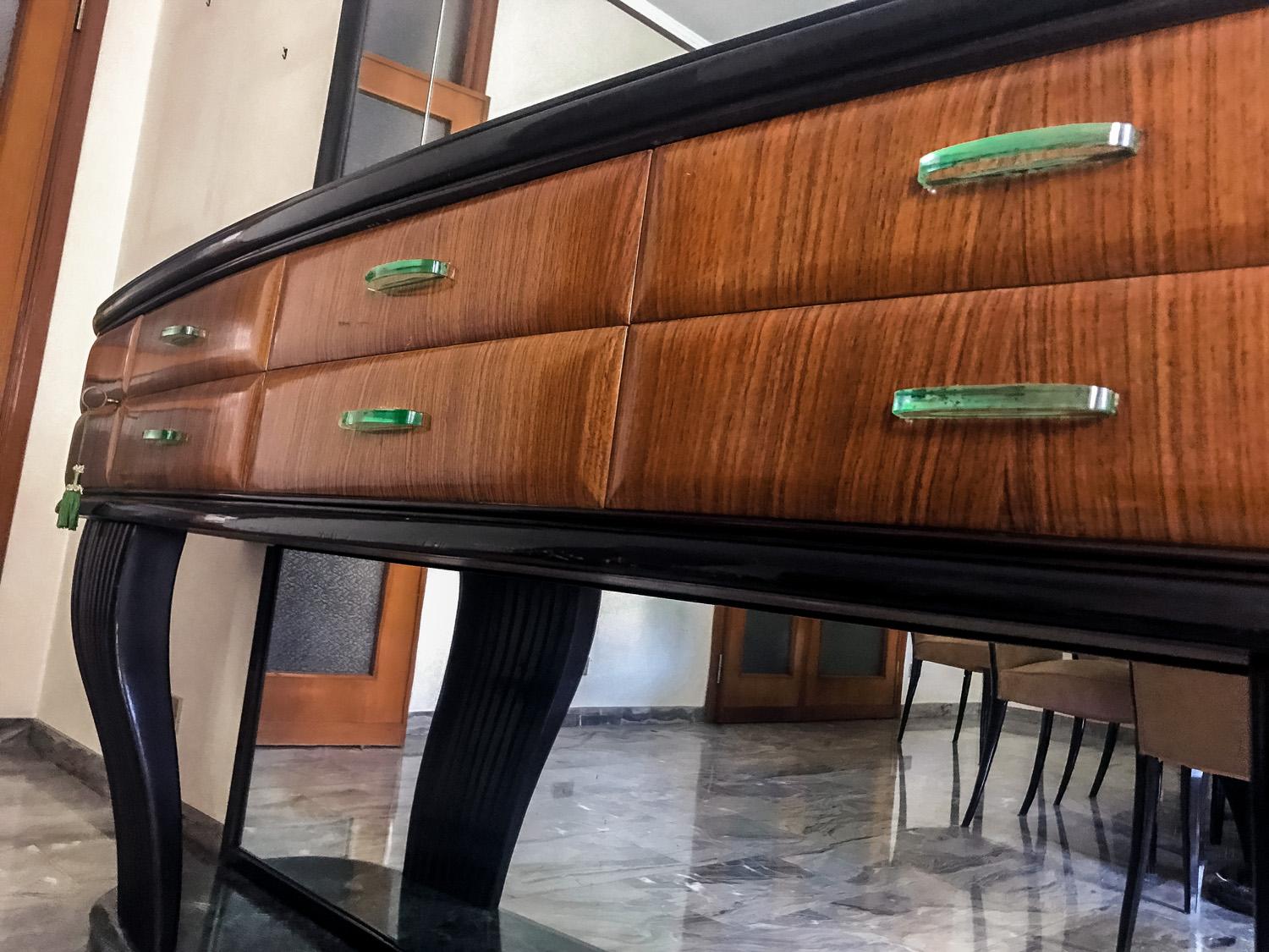 Italian Rosewood Sideboard by Dassi, with Opaline Top and Crystal Handles, 1950s (Mitte des 20. Jahrhunderts)
