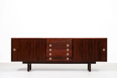 Credenza italiana in palissandro, design anni '60 nello stile di Gianfranco Frattini