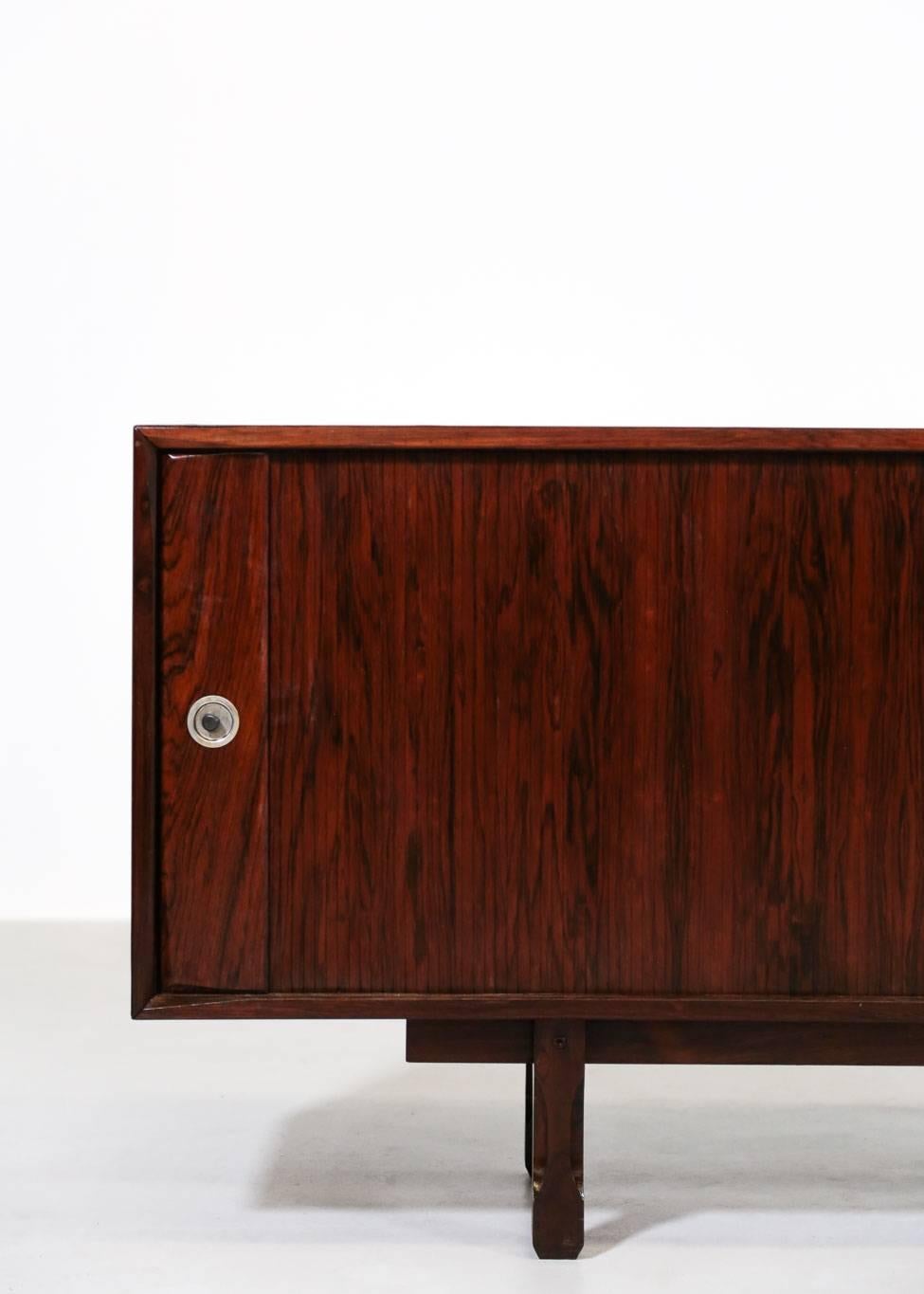 Mid-Century Modern Italian Rosewood Sideboard, 1960s Design in Style of Gianfranco Frattini For Sale