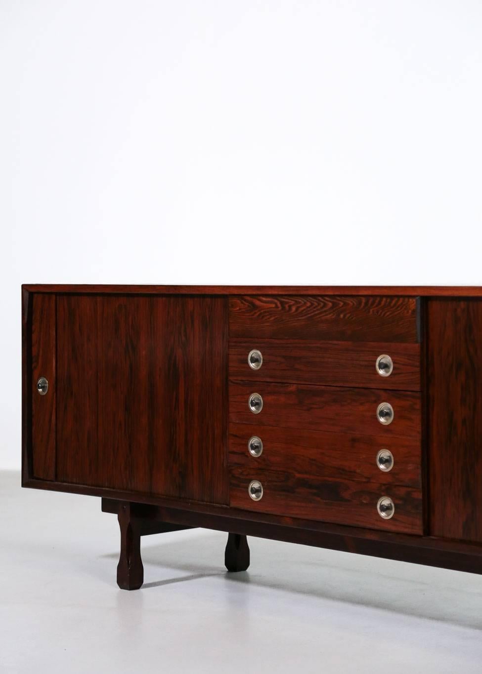 Italian Rosewood Sideboard, 1960s Design in Style of Gianfranco Frattini In Good Condition For Sale In Ternay, Auvergne-Rhône-Alpes