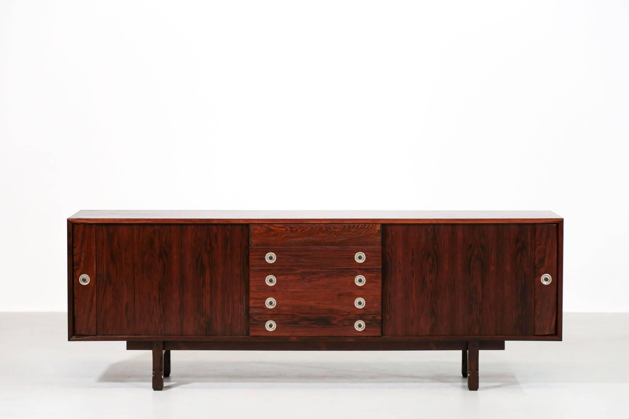 Italian Rosewood Sideboard, 1960s Design in Style of Gianfranco Frattini For Sale 1