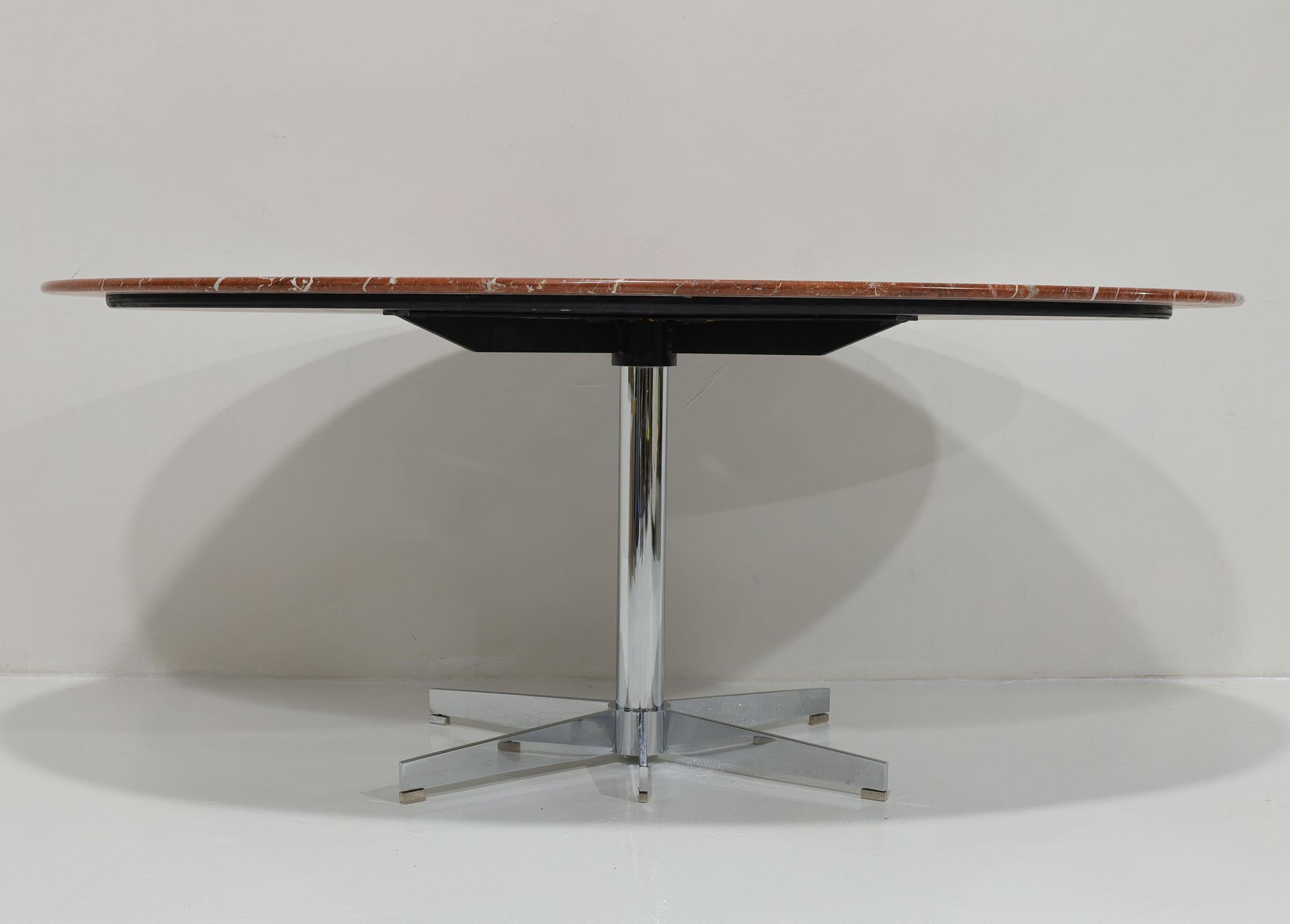 Mesa de Comedor o Conferencia Italiana con Tablero de Mármol Rosso Alicante siglo XX en venta