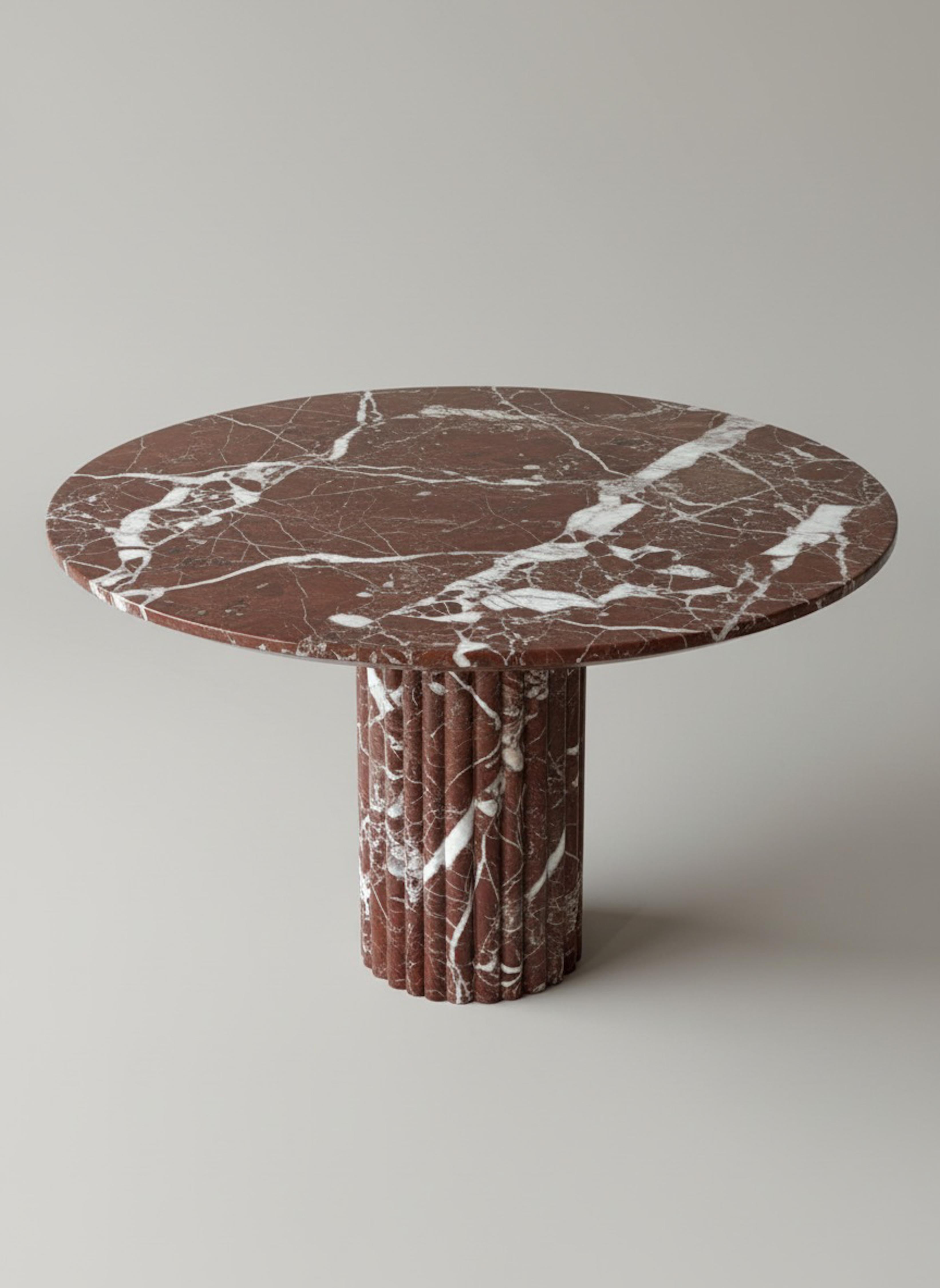 Mesa redonda italiana de mármol Rosso Levanto - Mesa de comedor escultural hecha a mano Turco en venta