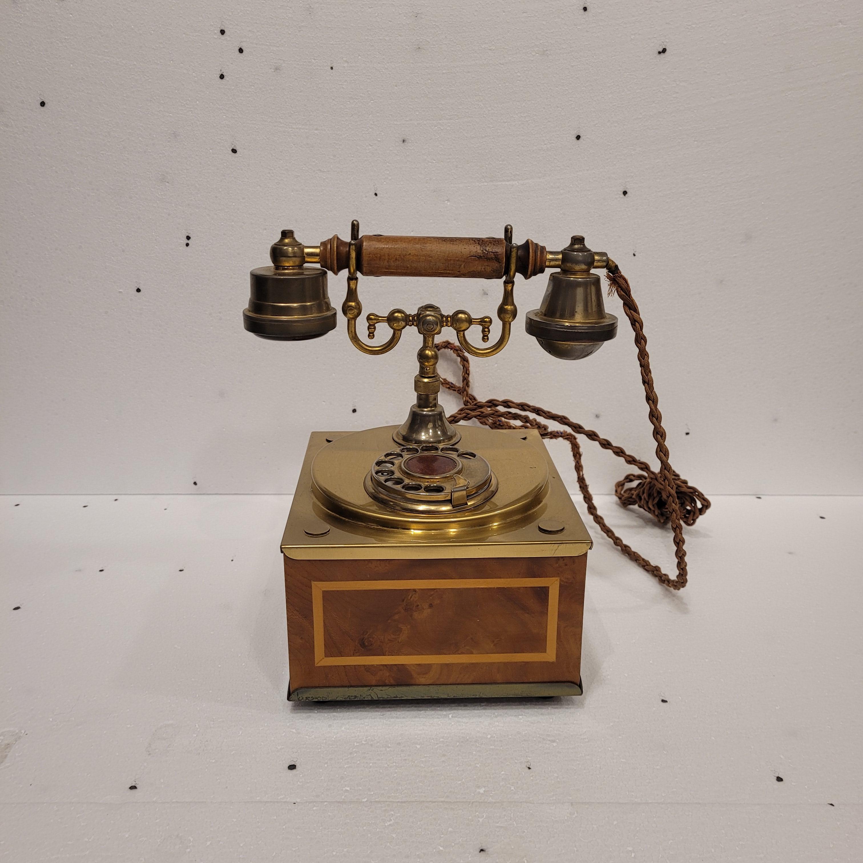 Italienisches drehbares Zifferblatt, Telefon, Vintage mit Retro- und Intarsienarbeit (Handgefertigt) im Angebot