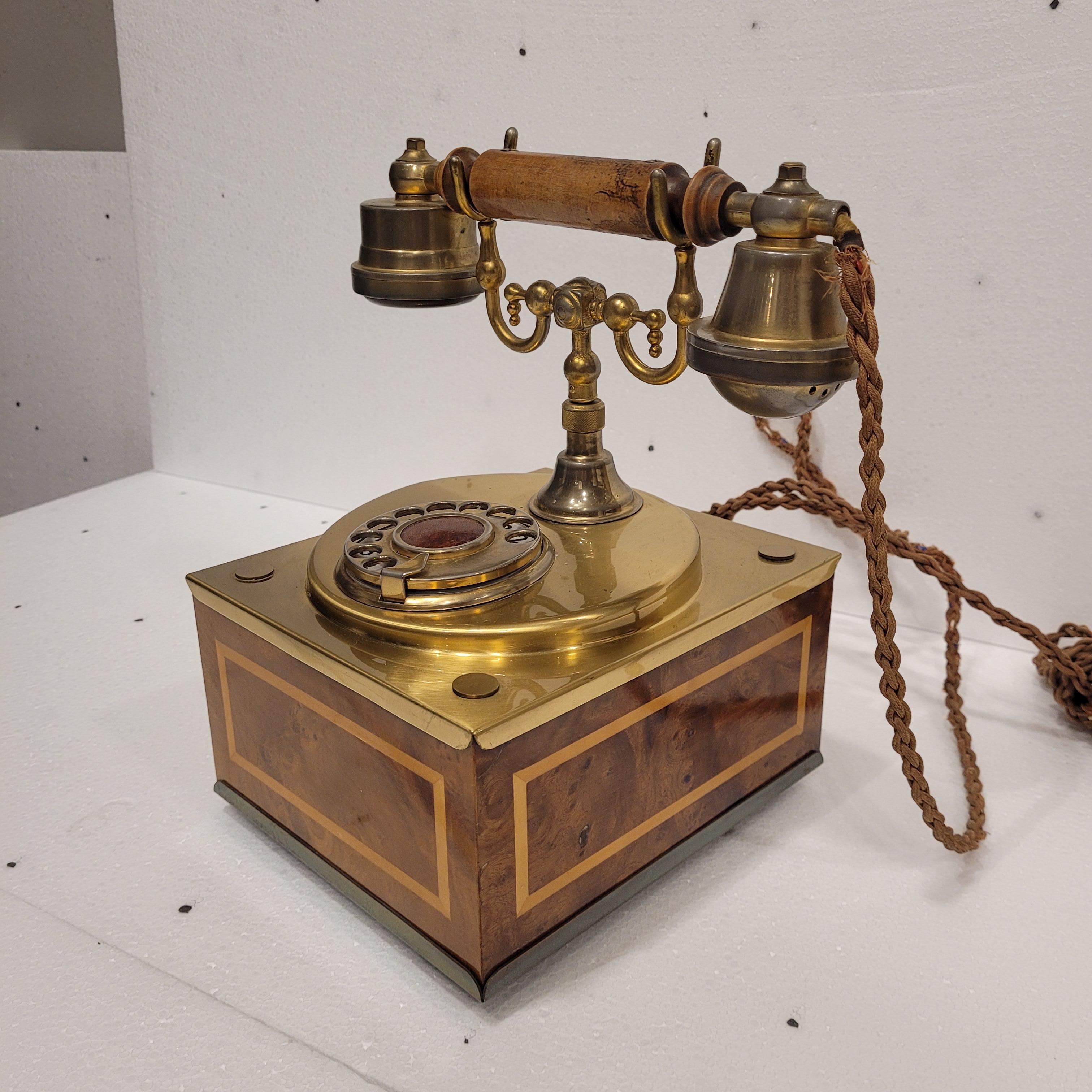 Italienisches drehbares Zifferblatt, Telefon, Vintage mit Retro- und Intarsienarbeit im Angebot 1
