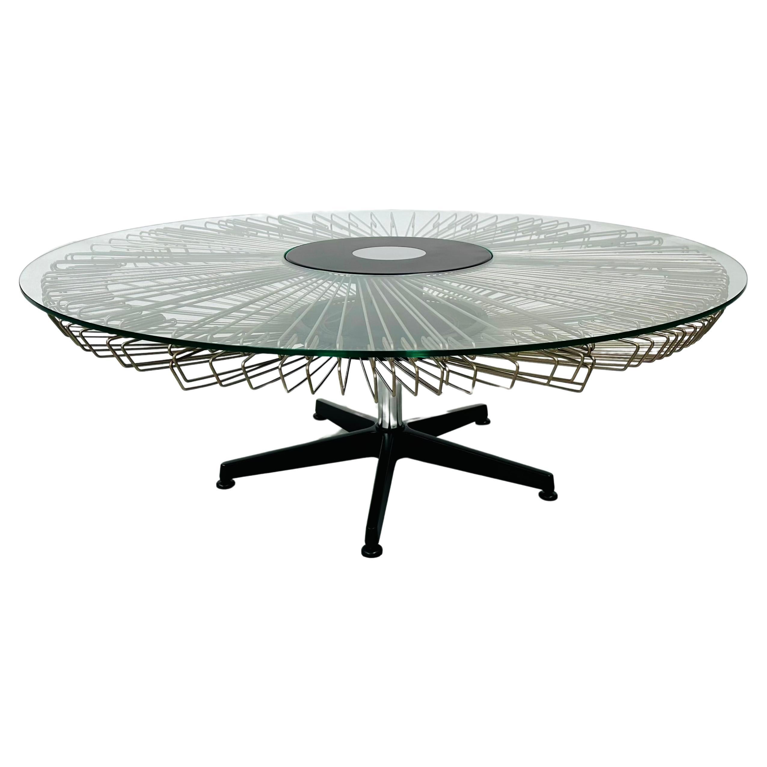 Table basse italienne rotative en verre et métal conçue pour Prada, années 1990 en vente