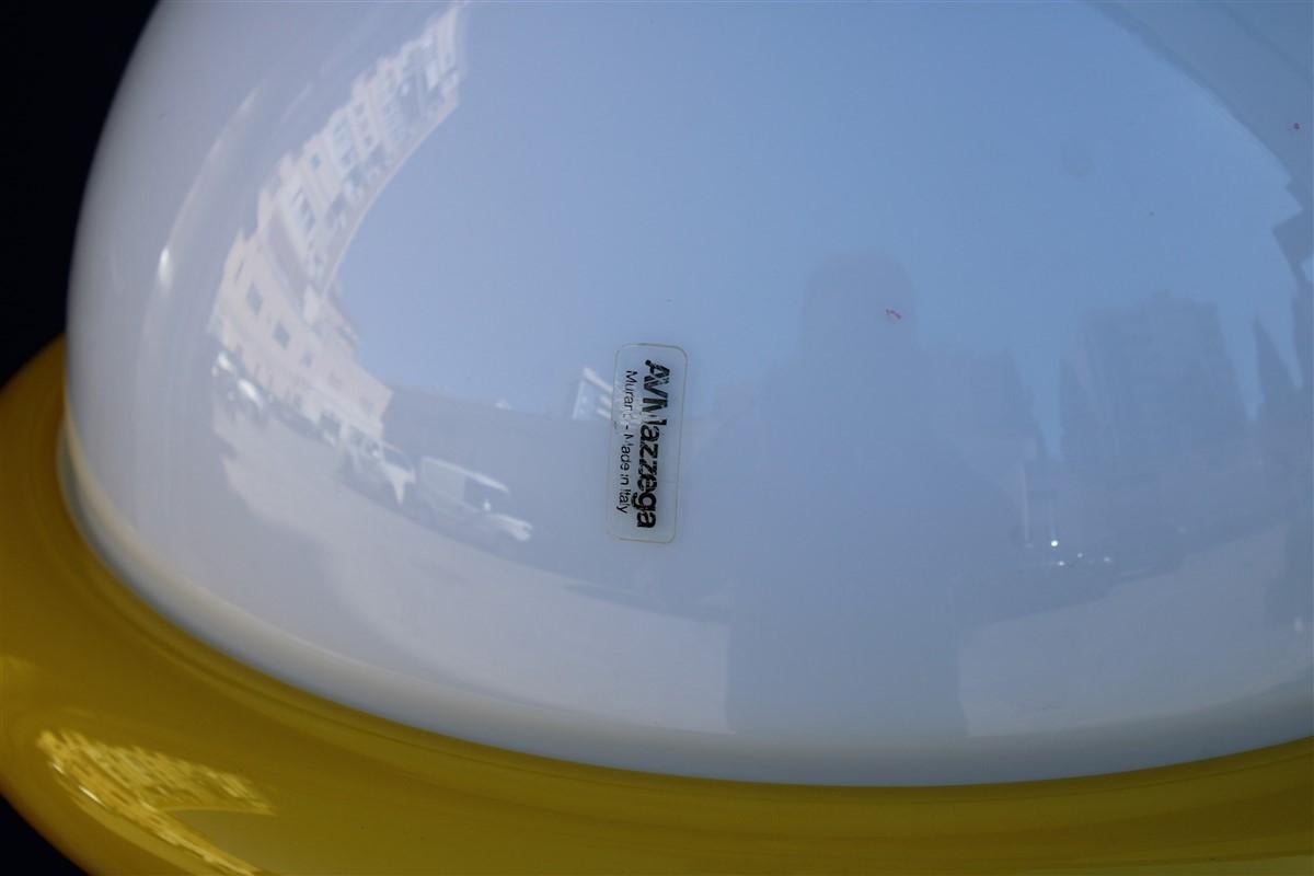 AV Mazzega table ronde italienne blanc et jaune design italien des années 1970 style Sottsass Bon état - En vente à Palermo, Sicily
