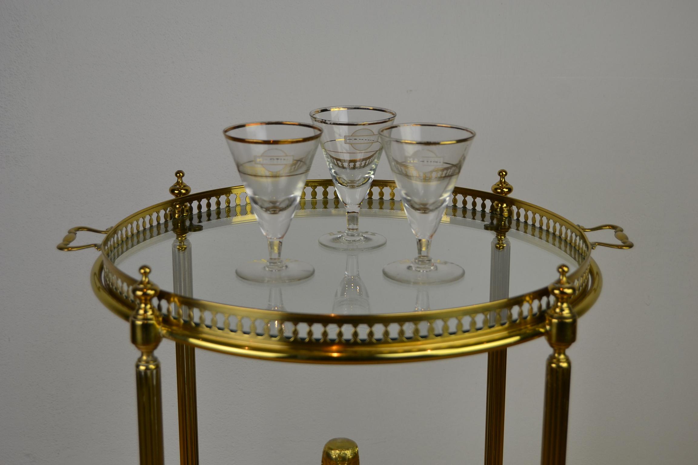 Italian Round Brass Bar Cart, Drink Trolley Cart with Removable Tray, 1950s In Good Condition In Antwerp, BE