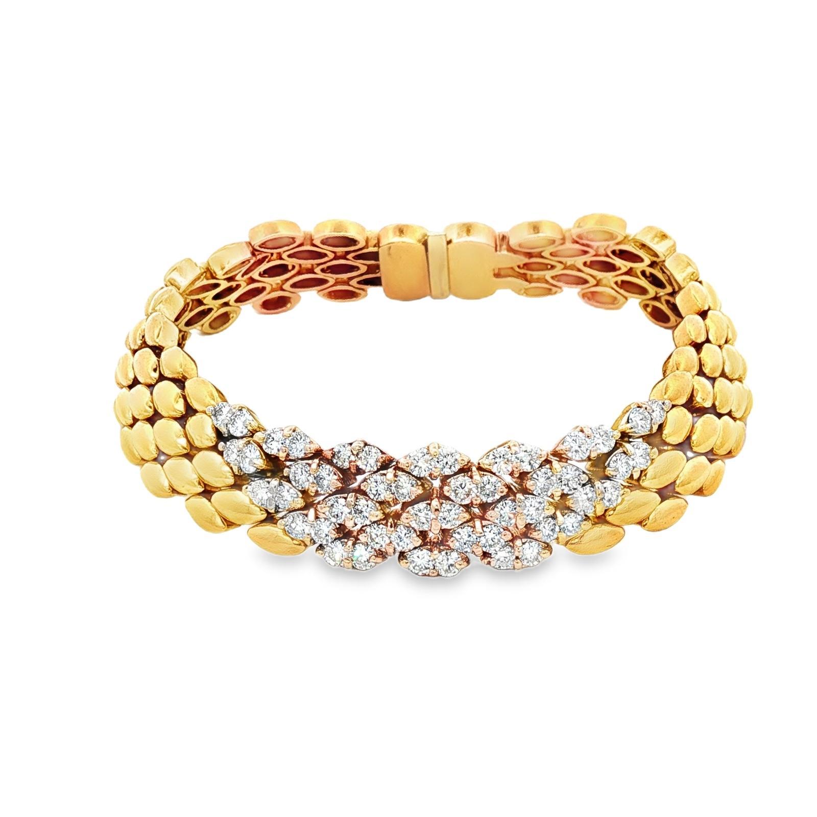 Pulsera de oro amarillo de 18 quilates con eslabón de pantera italiana de diamantes redondos talla brillante en Excelente estado para la venta en Boca Raton, FL