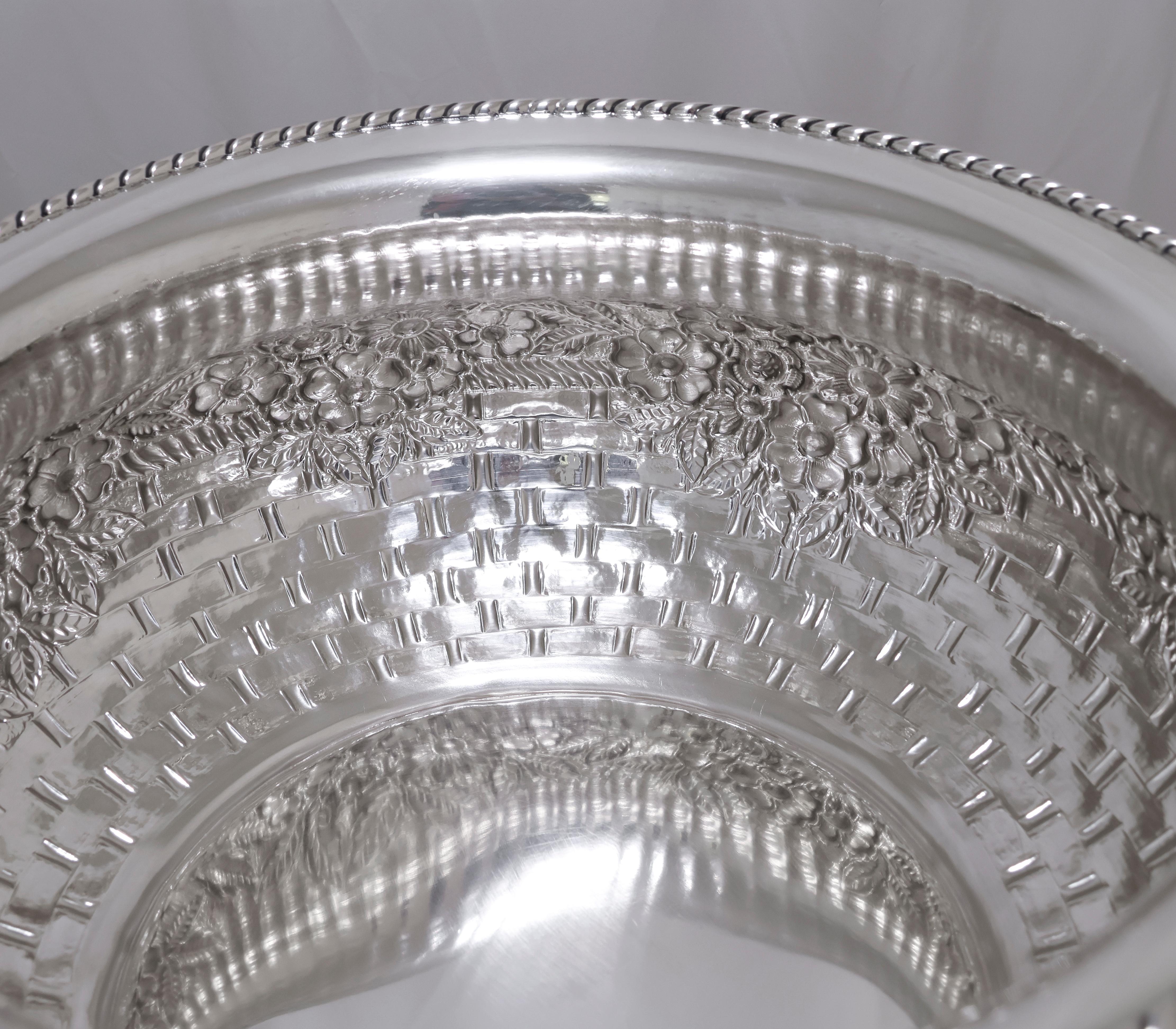 Women's or Men's Italian Round Centerpiece Bowl in 800 Silver by Fani (1900) For Sale