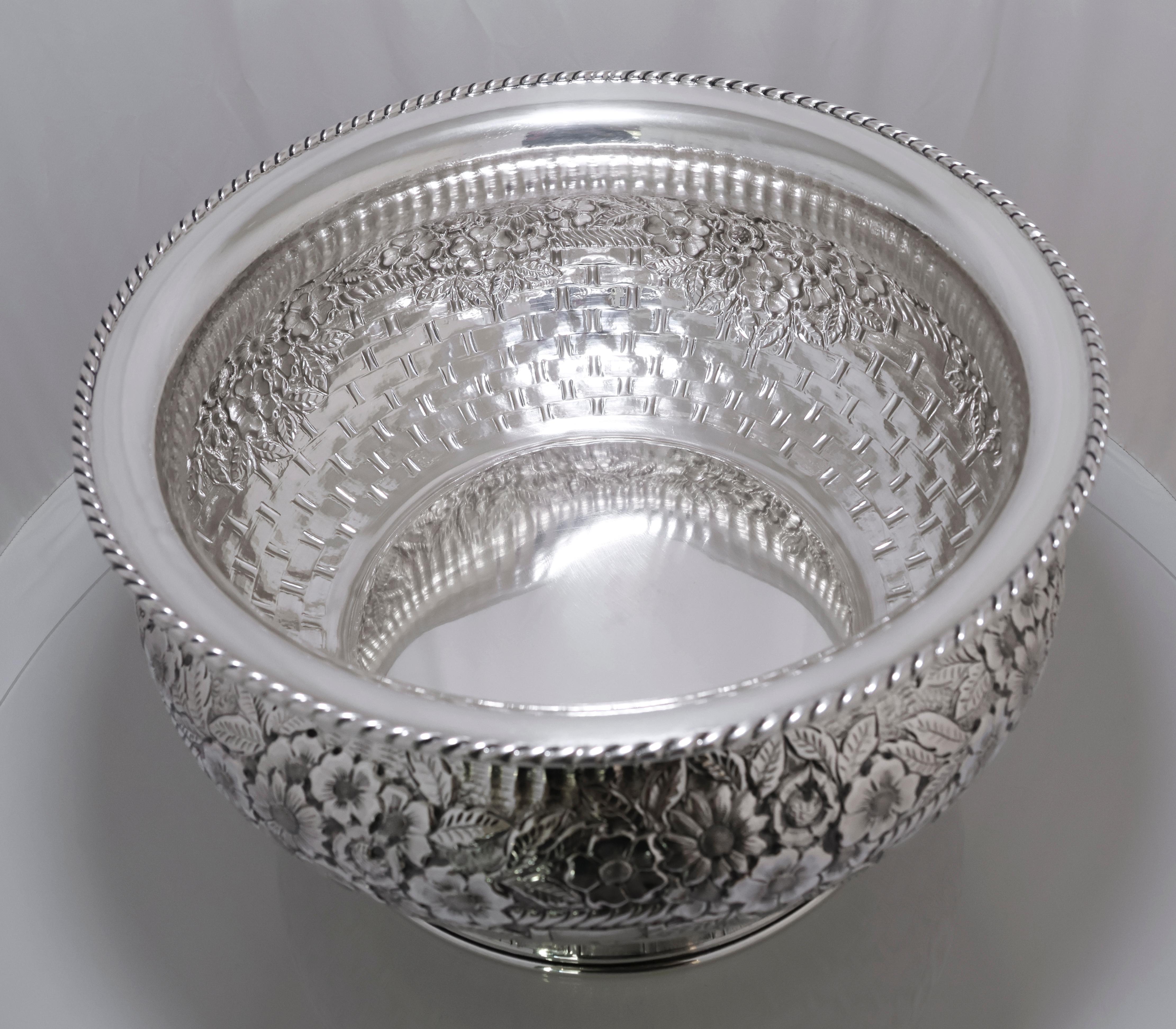 Italian Round Centerpiece Bowl in 800 Silver by Fani (1900) For Sale 1