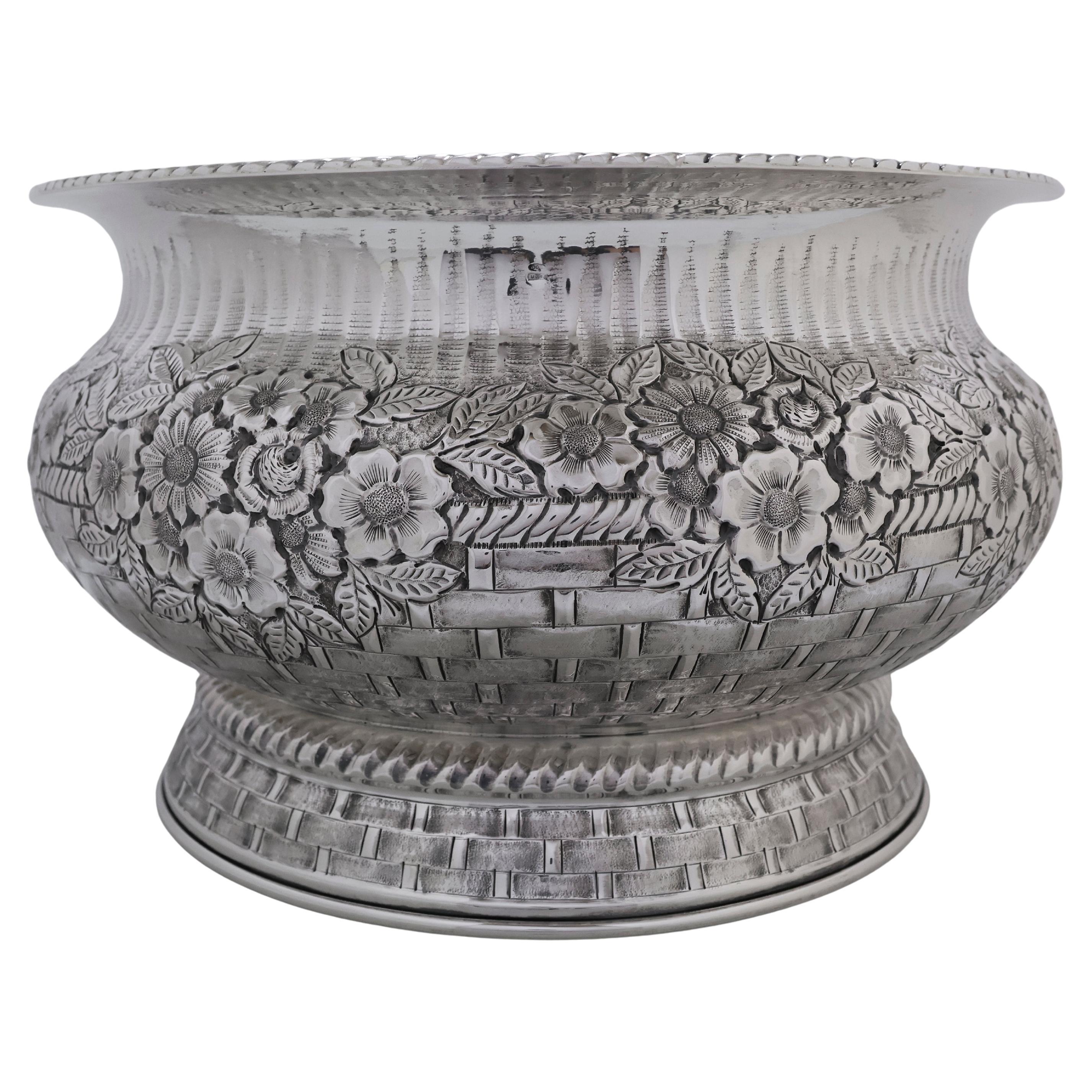 Italian Round Centerpiece Bowl in 800 Silver by Fani (1900)
