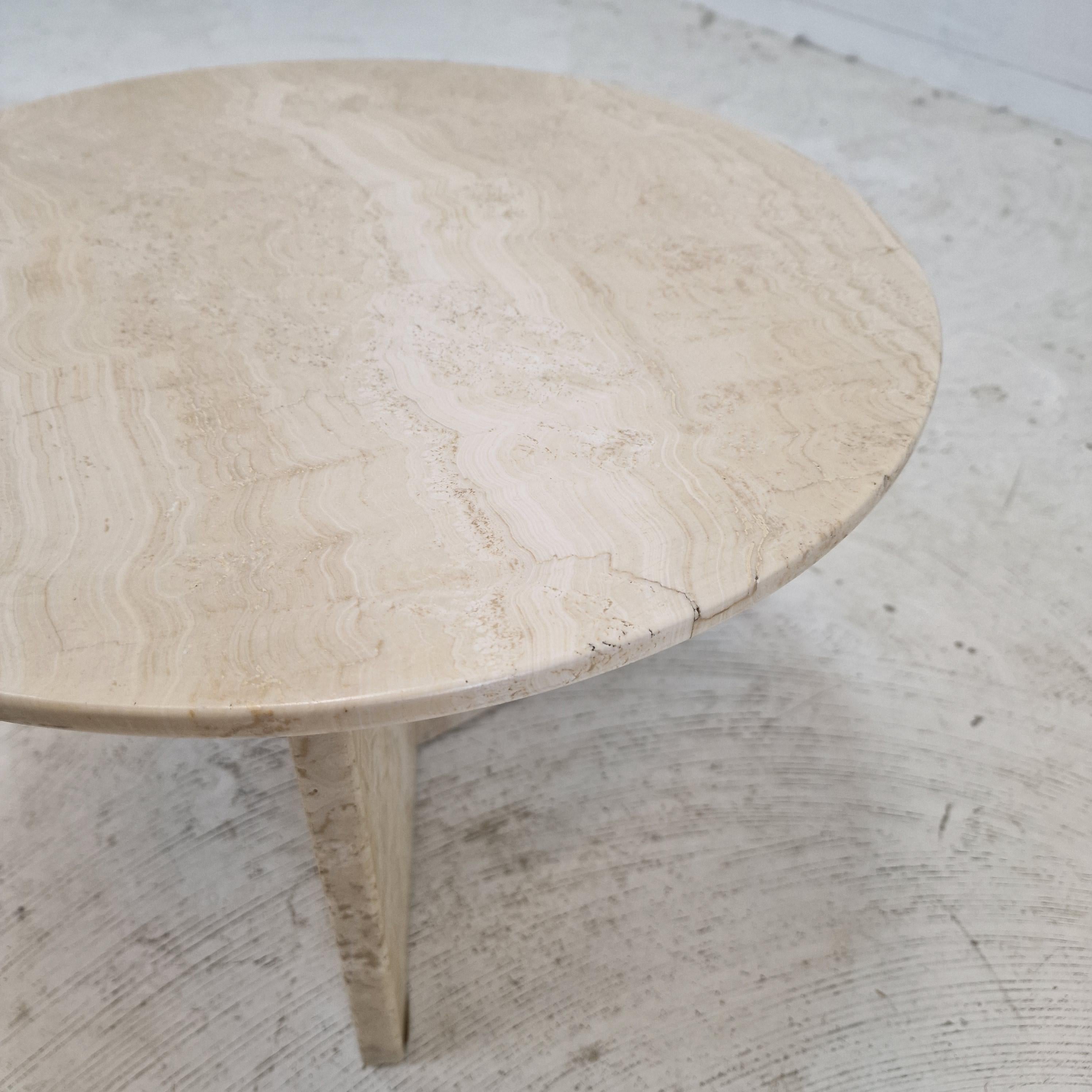 Italian Round Coffee or Side Table in Travertine, 1980s For Sale 4