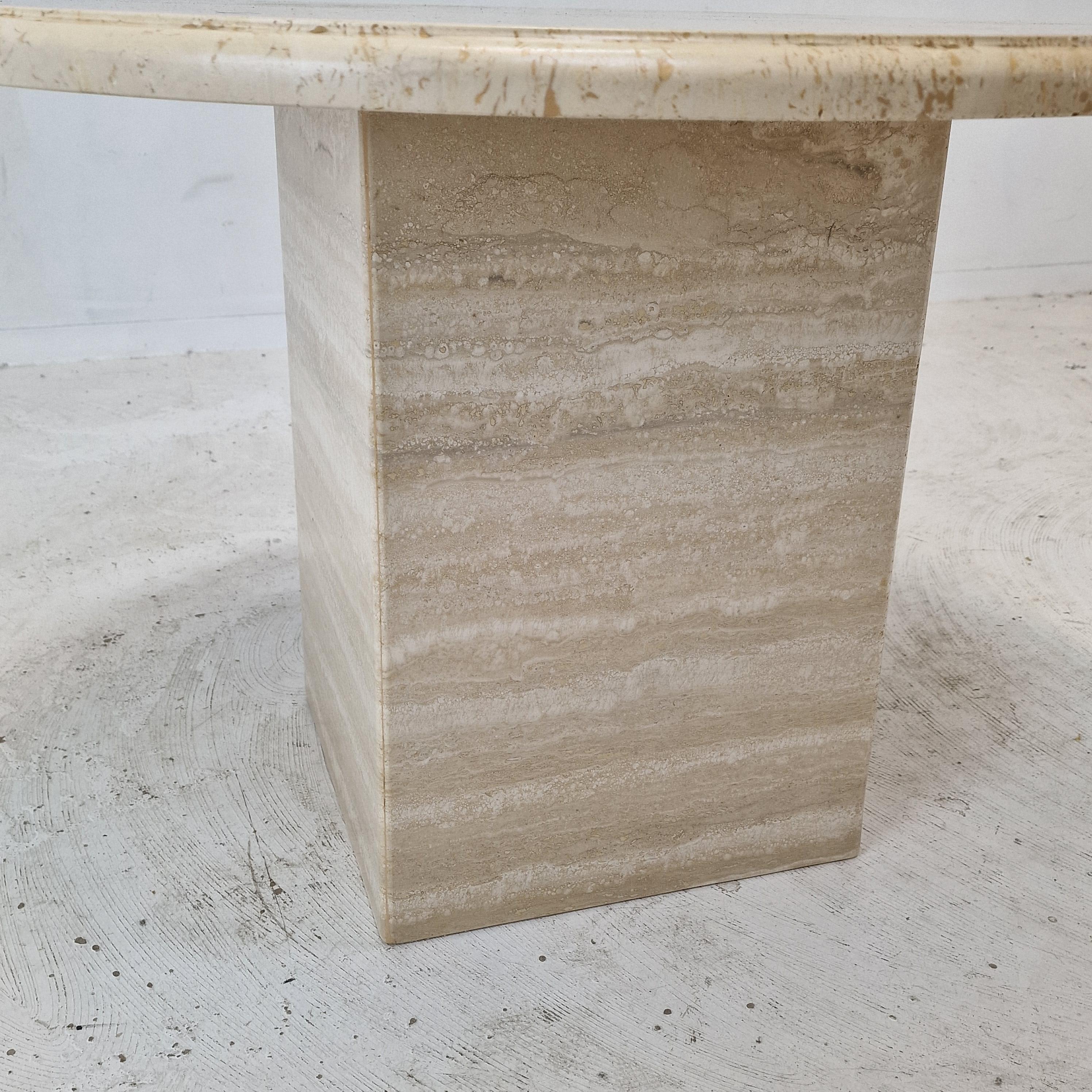 Italian Round Coffee or Side Table in Travertine, 1980s For Sale 5