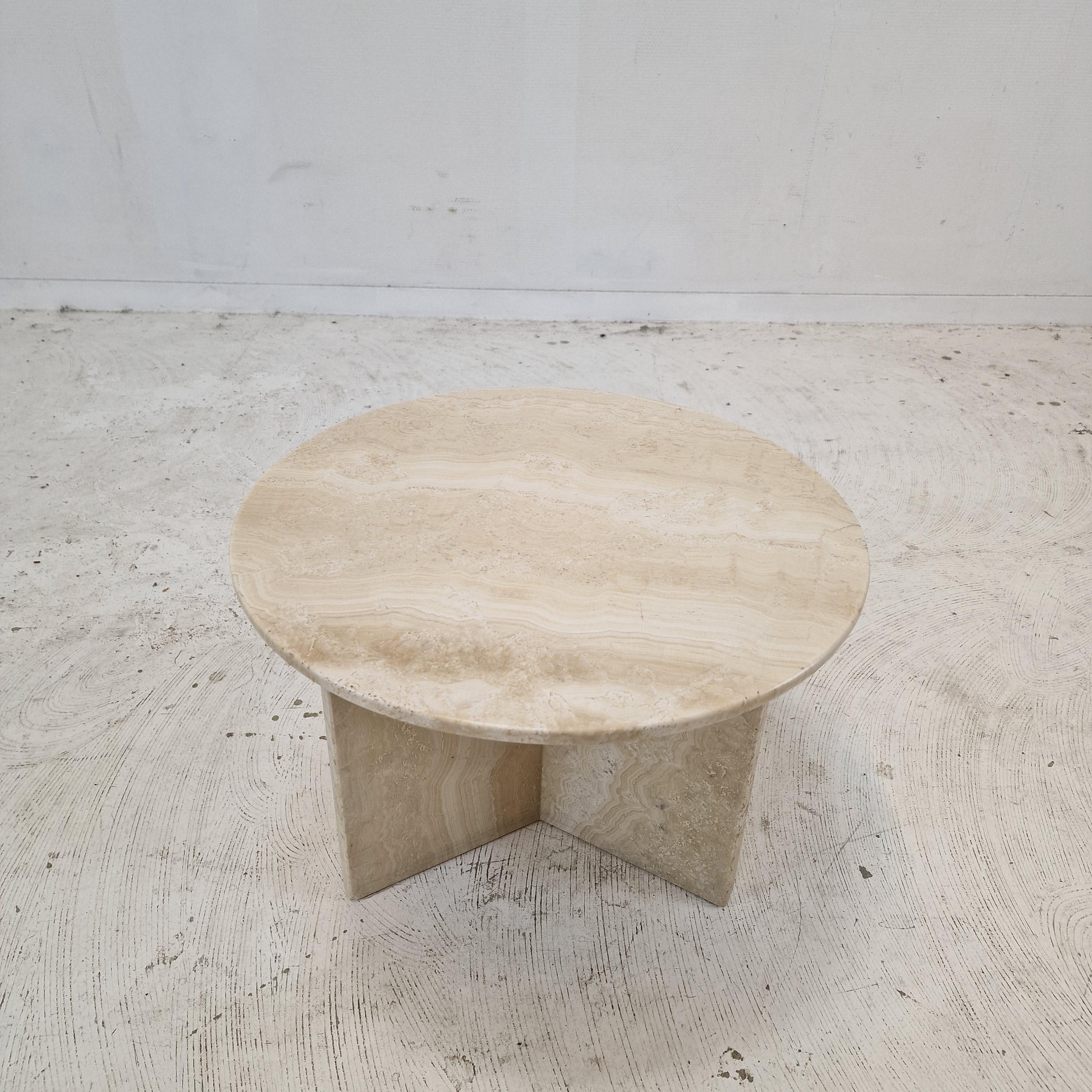 Italian Round Coffee or Side Table in Travertine, 1980s For Sale 2