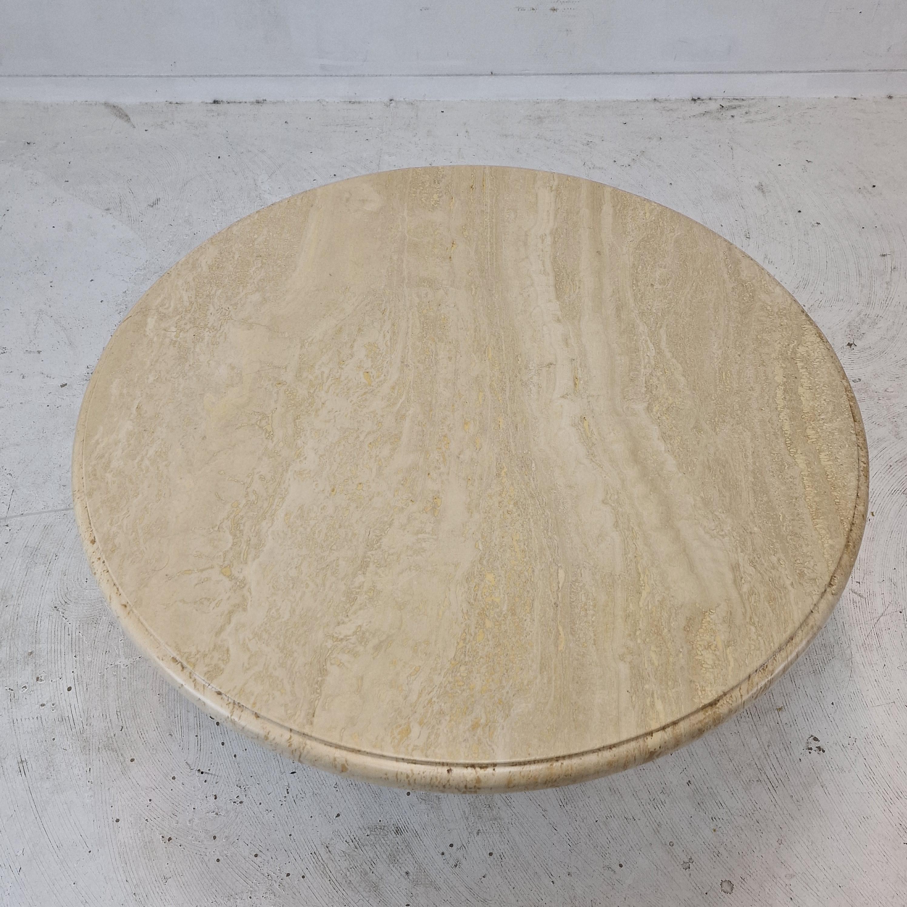 Italian Round Coffee or Side Table in Travertine, 1980s For Sale 3